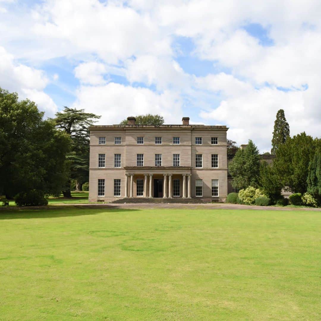 クリスティーズのインスタグラム：「Christie's are delighted to present 'Ombersley Court: The Collection of Lord and Lady Sandys' on 29 November.⁣ ⁣ The works in this historic collection tell the story of an English aristocratic family spanning five centuries. Assembled over more than 450 years by members of the Sandys and Hill families, the sale is led by an important group of four monumental naval scenes by Willem van de Velde the Younger and Studio, which have been in the family since they were commissioned in the late 17th century.⁣ ⁣ Estimates range from £500 to £500,000, with lots at £1,000 or below offered without reserve.⁣ ⁣ 🗓Ombersley Court: The Collection of Lord and Lady Sandys, Live Auction: 29 Nov 2023. 📍View at Christie's Kings Street from 24-28 Nov.⁣ ⁣ #OmbersleyCourt」