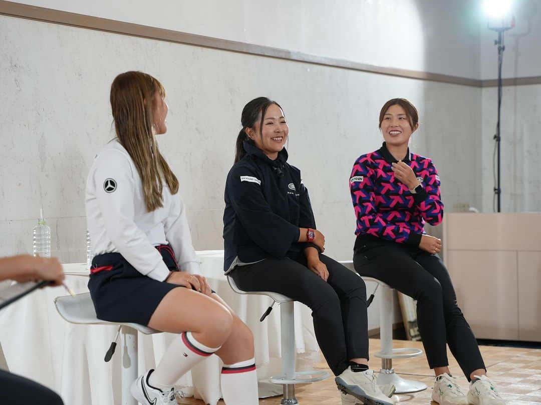 大里桃子さんのインスタグラム写真 - (大里桃子Instagram)「☺︎ JLPGA BRIGHTENER TALKS 2023❣️ 女子中高生に向けてのオンライントークイベント！ 去年に引き続き、参加させて頂きました！ 中高生のゴルフへの意識の高さに驚かされました。笑 将来この中からプロになって一緒に戦える子が出てくるかと思うととても楽しみです✨ 沢山質問もしてくれてありがとうございました🤍 私自身もとても刺激になりましたし、他2人のプロの話を聞いて勉強になる事が多々ありました。 ありがとうございました✨ #JLPGA #BRIGHTENER」10月26日 18時18分 - chanmomo810