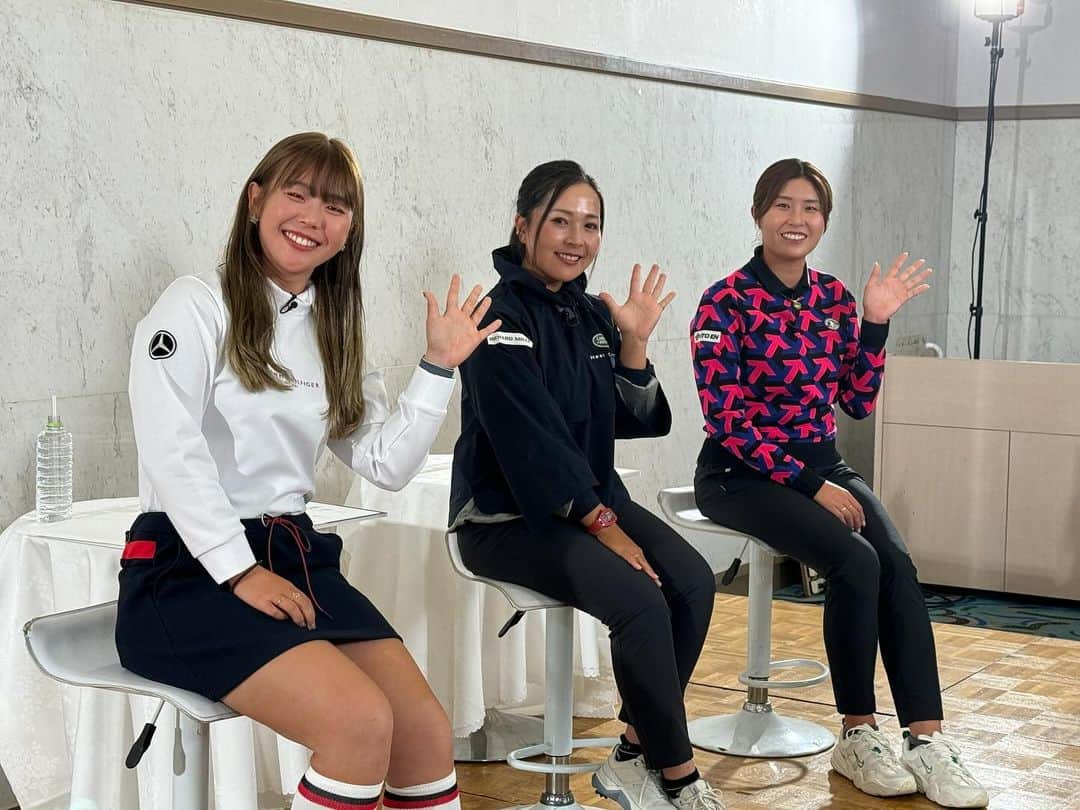 大里桃子さんのインスタグラム写真 - (大里桃子Instagram)「☺︎ JLPGA BRIGHTENER TALKS 2023❣️ 女子中高生に向けてのオンライントークイベント！ 去年に引き続き、参加させて頂きました！ 中高生のゴルフへの意識の高さに驚かされました。笑 将来この中からプロになって一緒に戦える子が出てくるかと思うととても楽しみです✨ 沢山質問もしてくれてありがとうございました🤍 私自身もとても刺激になりましたし、他2人のプロの話を聞いて勉強になる事が多々ありました。 ありがとうございました✨ #JLPGA #BRIGHTENER」10月26日 18時18分 - chanmomo810