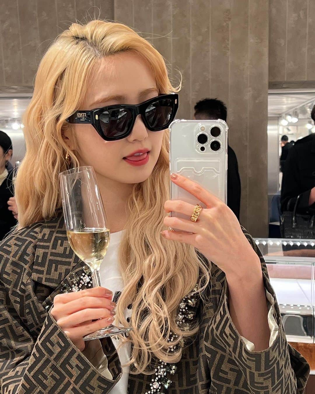 本田仁美さんのインスタグラム写真 - (本田仁美Instagram)「.  “FENDI WINTER 2023 COLLECTION LAUNCH COCKTAIL EVENT”  フェンディ 2023年ウィンターコレクションの ローンチを祝したカクテルイベントに行ってきました🍸  @FENDI #FendiWinter #pr」10月26日 18時20分 - 10_hitomi_06