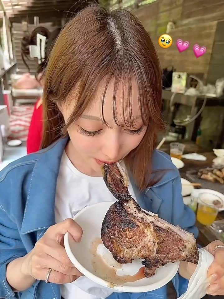 桜井みづき（キャバ嬢）のインスタグラム：「ゆいさんと杏さんと一緒にBBQ💖  普段全然出かけないから嬉しかったし楽しかったな〜〜🥰❤️  伊勢丹新宿の食材最高すぎた 骨付き豚(言い方w)かぶりついたしめちゃくちゃ食べた」