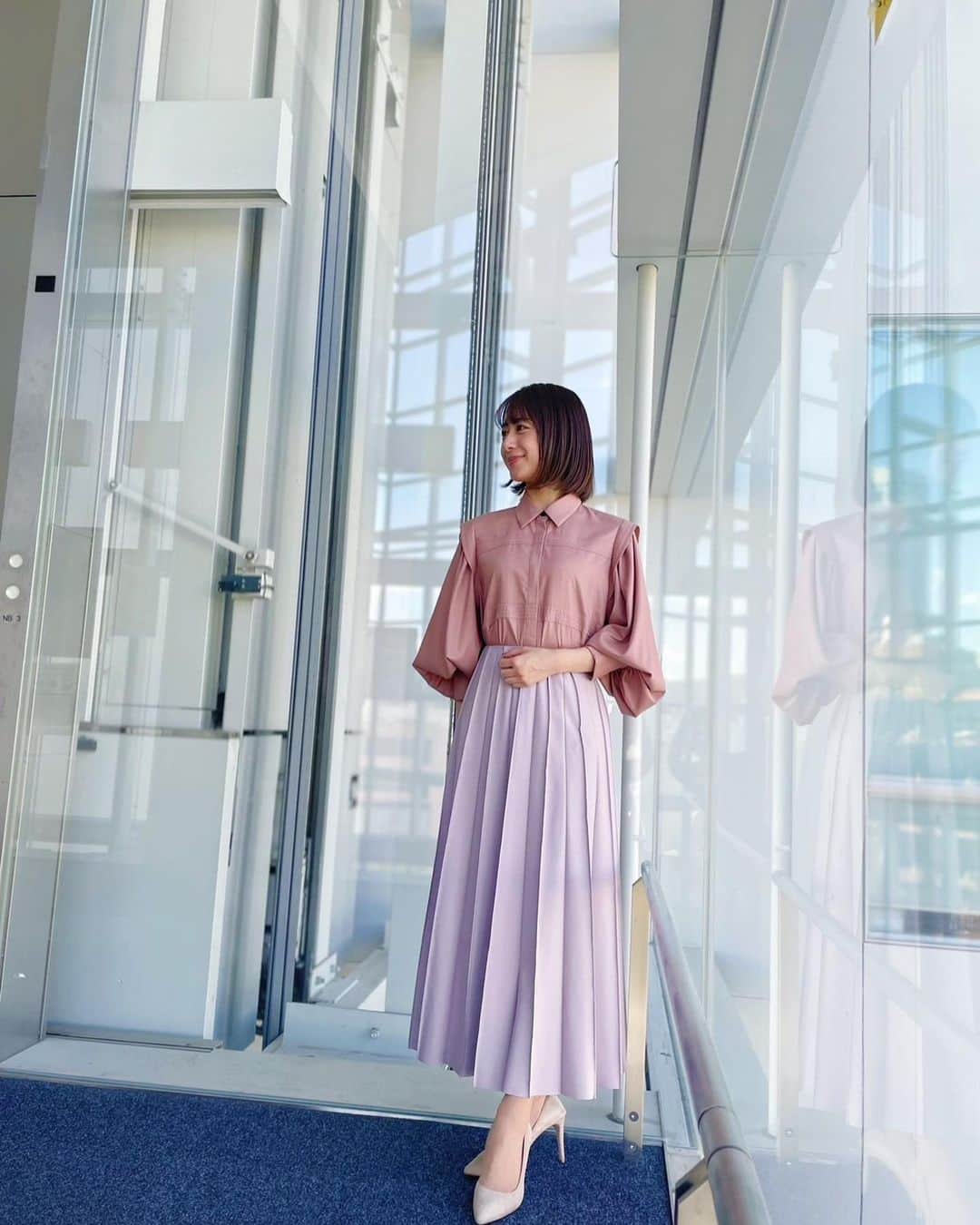 林美沙希さんのインスタグラム写真 - (林美沙希Instagram)「. 衣装紹介です👚  10月もあと少し！ やり残したことがないよう、ちゃんと片付けたいです☺️」10月26日 18時27分 - misaki0hayashi