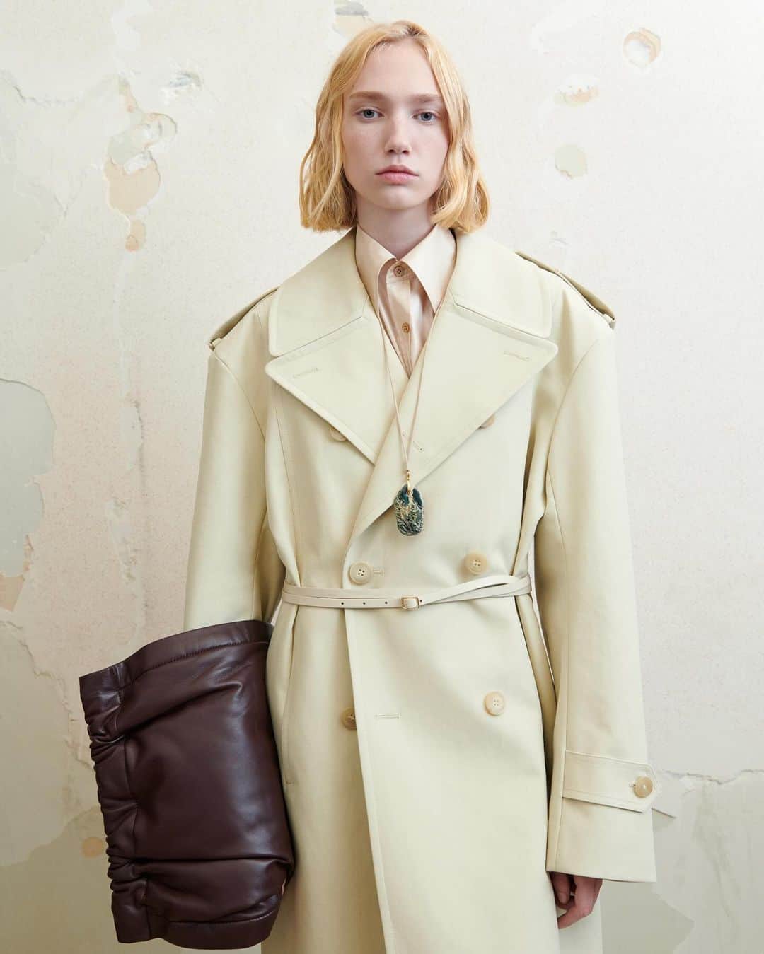 カルバンのインスタグラム：「Chapter One  Carven SS24 backstage seen by @kirabunse   #Carven」