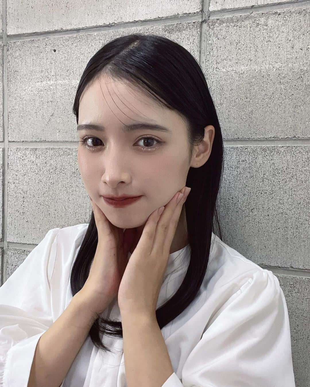 橋本麗愛のインスタグラム：「NATURE REPUBLIC さんのメイクモデルさせて頂きました！！  こちらから見れるので是非チェックしてください〜👀✨⬇️ https://www.tiktok.com/@naturerepublicjapan?_t=8gC4MlFbULS&_r=1  ちなみにこれを機に私もアカウント作ってみたのでフォローしてね ⬇️ https://www.tiktok.com/@rena_hashimoto?_t=8gpH1eDGrfm&_r=1   #ネイチャーリパブリック  #グリッターホリックアイパレット  #naturerepublic  #ネイリパ  #ラメシャドウ  #アイシャドウ  #アイメイク  #ラメ  #韓国コスメ  #ドンキ  #ドンキホーテ」