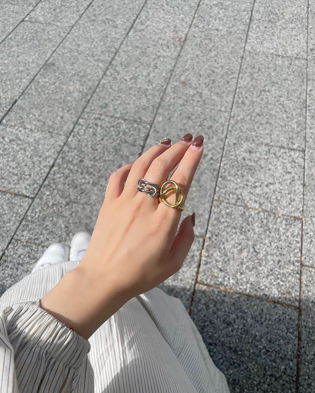 橋本紗奈のインスタグラム：「可愛いリング🍃  @pillo0824 さんのリングはデザインも可愛い𓂃 𓈒𓏸  #pr #アクセサリー #アクセサリーネイル」