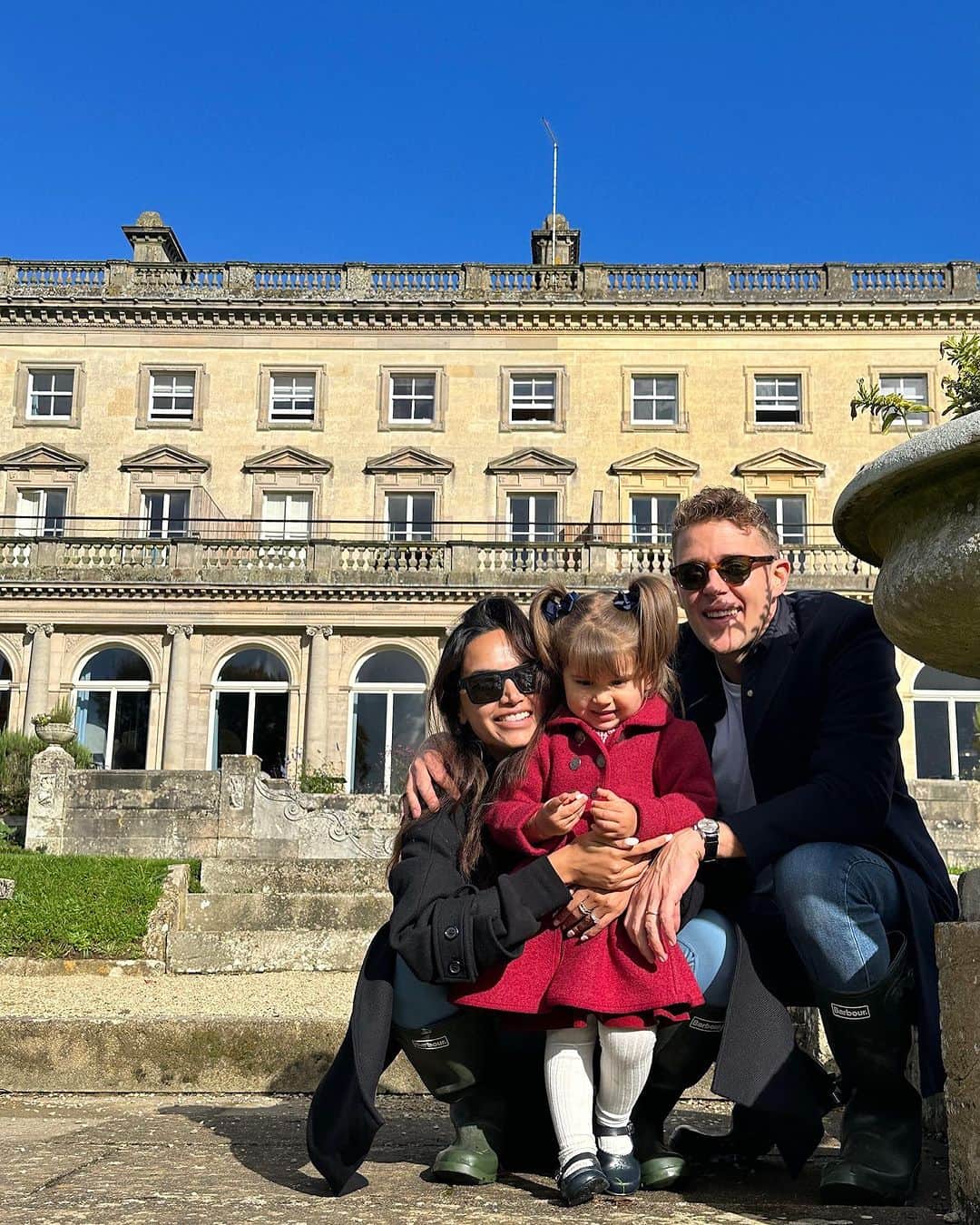 Diipa Büller-Khoslaさんのインスタグラム写真 - (Diipa Büller-KhoslaInstagram)「Families that work & then holiday together >>>   Thank you to @cowleymanor for this short but beautiful break in the English Countryside 🍂」10月26日 19時03分 - diipakhosla