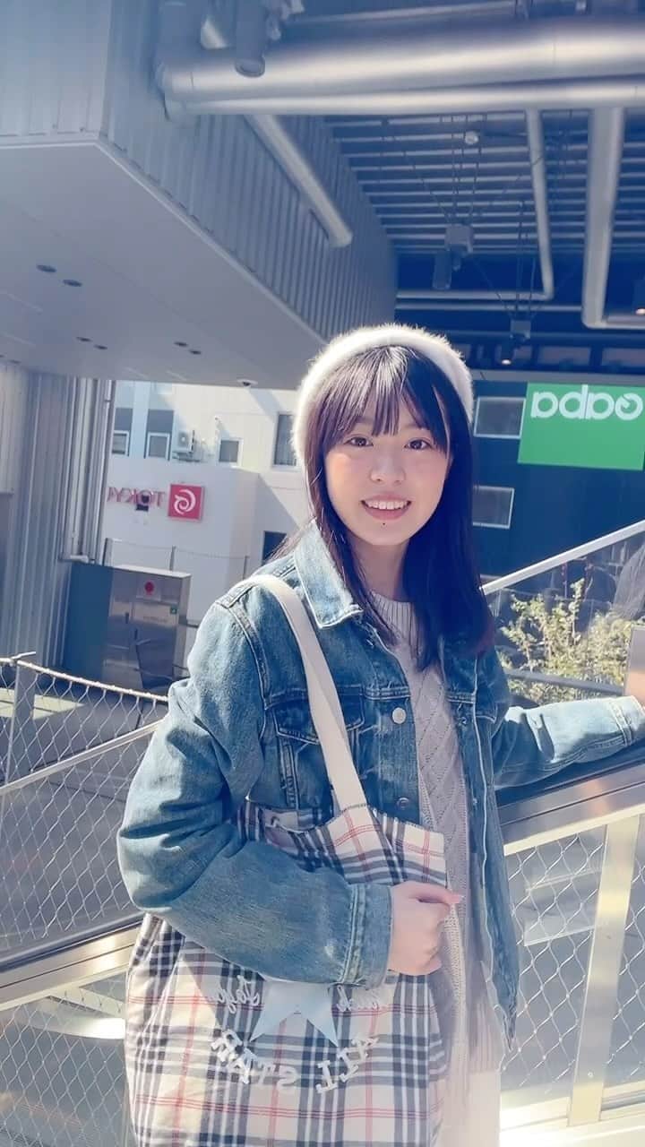 武上陽奈のインスタグラム：「エスカレーター✨️  ここのエスカレーターを登るの、なんだかワクワクします！  なんでだろ〜🤔💭  #エスカレーター#escalator#宮下パーク#渋谷#Shibuya#ワクワク#笑顔#smile#ジージャン#しあわせ#東京#Tokyo#Japan#JapaneseGirl#16歳#16yearsold#スターダストプロモーション#スターダスト#JK#FJK#女子高生#武上陽奈」