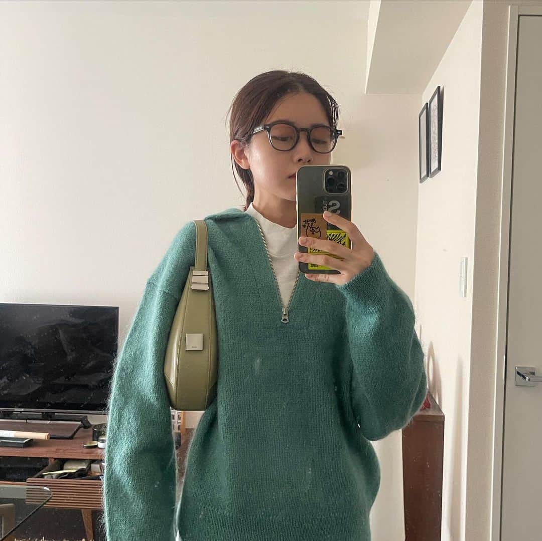 のインスタグラム：「色物がほしい気分🤓」