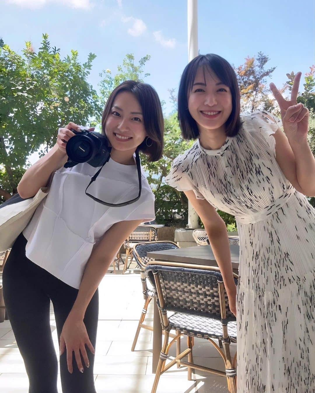 八木麻紗子さんのインスタグラム写真 - (八木麻紗子Instagram)「. テレビ朝日アナウンサーカレンダー2024、 好評発売中です☺︎  テレビ朝日のアナウンサーカレンダーは、 セルフプロデュースであることが特徴のひとつ！ 私のページは同期の本間智恵アナウンサー @chiehonma が撮ってくれましたよ。 撮影の合間にたくさん話したり、自分のミラーレスを持参して撮り方を教えてもらったりして、楽しかった😌🫧 (2枚目はオフショット。 カレンダーの中身とは違う写真です。)  https://ropping.tv-asahi.co.jp/item/905-922320/ ↑詳細はこちらからチェックしてくださいね。 全国の書店やAmazonなどでも購入していただけます。  #テレビ朝日 #アナウンサー #カレンダー #アナウンサーカレンダー #2024カレンダー #表紙撮影も楽しかった🌸」10月26日 19時26分 - yagi_masako