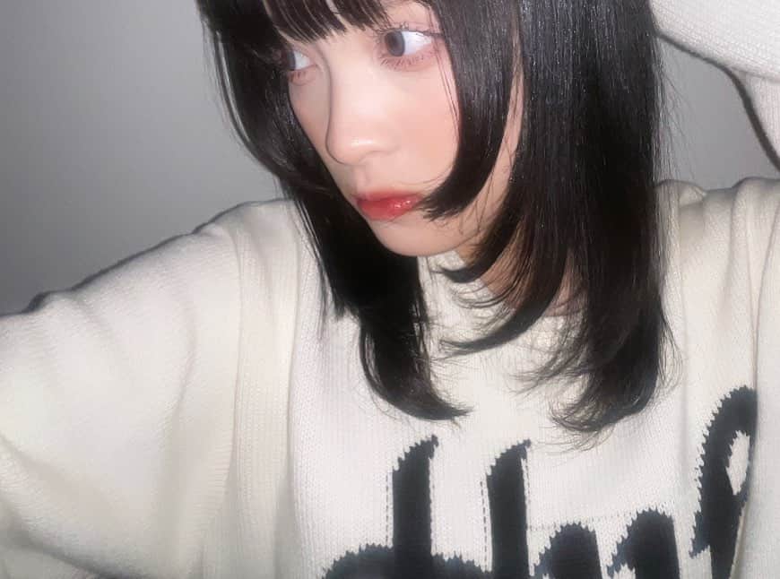 伊達花彩さんのインスタグラム写真 - (伊達花彩Instagram)「🌚🖤 ただいまぁ🌟 黒髪も好きー？？？  #伊達花彩 #黒髪 #🌚🖤」10月26日 19時24分 - date_kahya_official