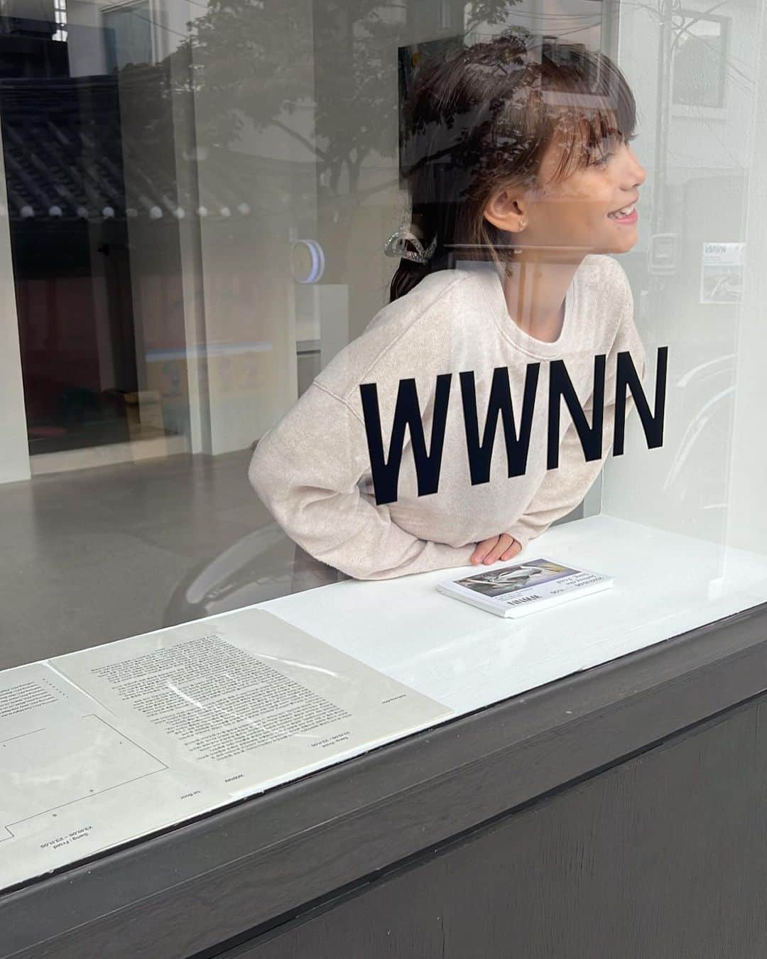 大桑マイミのインスタグラム：「Seoul にあるContemporary Art Gallery  @wwnn.kr   居心地、空間　素敵だ🫧🫧」