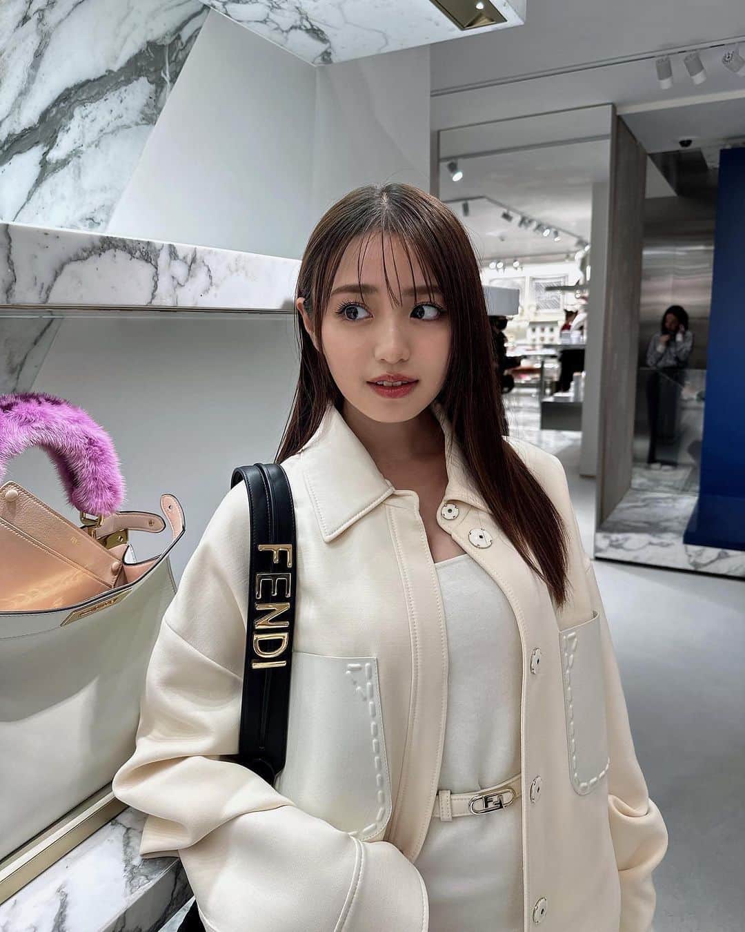 香音さんのインスタグラム写真 - (香音Instagram)「FENDI2023Winter Collection☺︎  FENDI2023ウィンターコレクションカクテルイベントに行ってきました❄️ 「フレンズ・オブ・フェンディ」企画の特別なコレクションもとても楽しみ♡  @fendi #FendiWinter#FENDI#pr」10月26日 19時30分 - kanon420_official