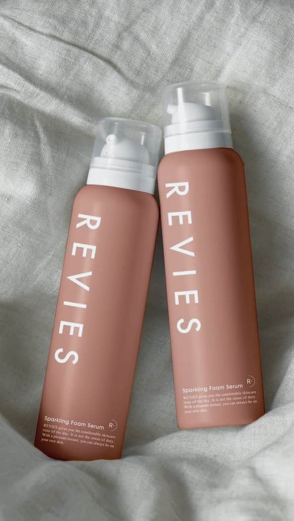 小原優花のインスタグラム：「REVIES新商品 @revies_official  エクソソーム配合♡炭酸泡パック🫧 10.26 20:00〜 発売開始です🥰」
