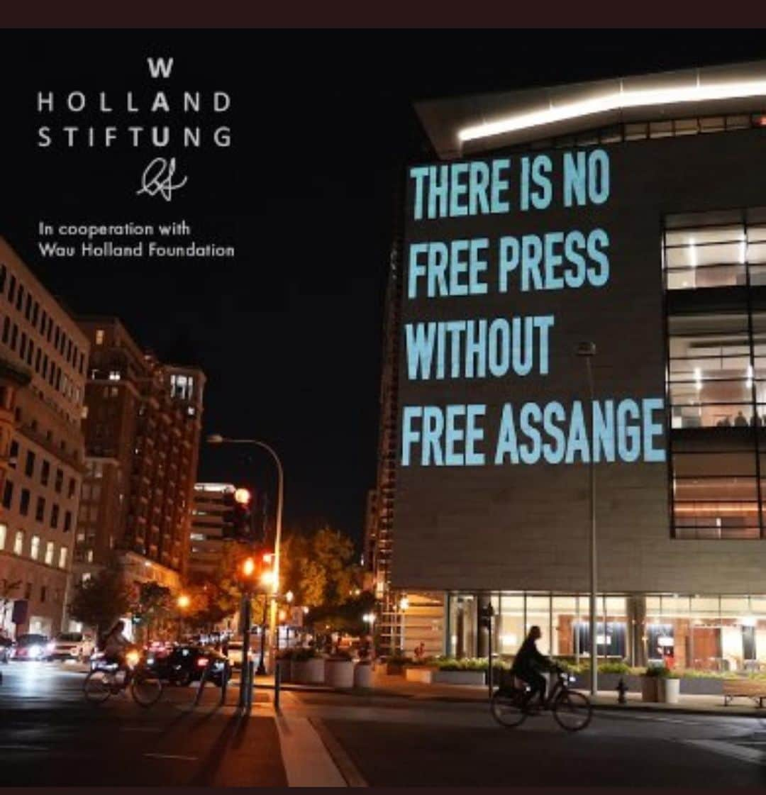 WikiLeaksさんのインスタグラム写真 - (WikiLeaksInstagram)「#FreeAssangeNOW」10月26日 19時33分 - wikileaks