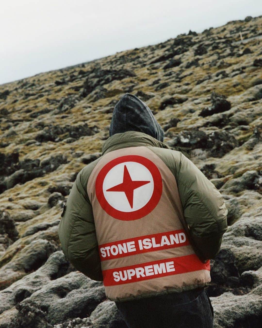 I.T IS INSPIRATIONのインスタグラム：「Stone Island®️/ Supreme®️ raffle is now live.   The raffle ends 27th October 10AM HKT, limited to Hong Kong in-store pick-up only. Head over to our IG Story to register now.   #IT #ITeSHOP #FW23 #StoneIsland #Supreme」