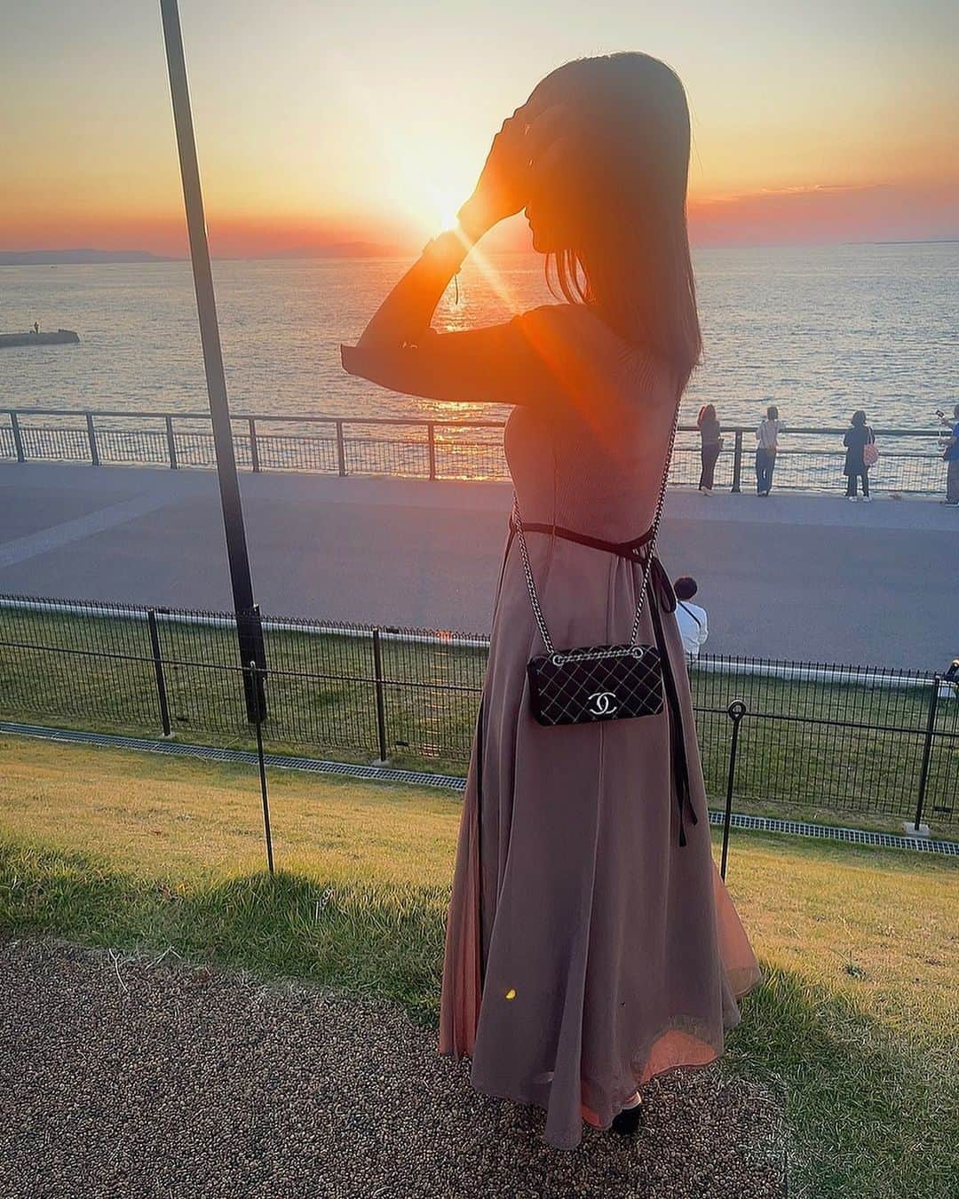 明石奈津子さんのインスタグラム写真 - (明石奈津子Instagram)「・ 昨日の夕日さん🌇☀️❤️ 久々インスタ更新!😂」10月26日 11時26分 - nattu_official