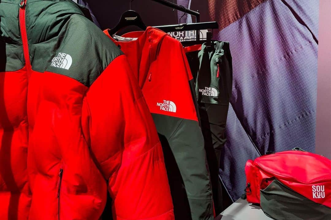 アンダーカバーさんのインスタグラム写真 - (アンダーカバーInstagram)「SOUKUU 創空 by THE NORTH FACE X UNDERCOVER  #UNDERCOVER とTHE NORTH FACEの新たなコラボレーションプロジェクト「SOUKUU (創空/ソウクウ)」のファーストコレクションは、本日10月26日（木）より発売です。  UNDERCOVER and THE NORTH FACE’s first collection of their collaboration project, titled “SOUKUU” is available from today, Thursday October 26th.  #TheNorthFaceXUndercover #Soukuu #創空 #アンダーカバー #thenorthface #ザノースフェイス #tnfjp #neverstopexploring」10月26日 11時23分 - undercover_lab