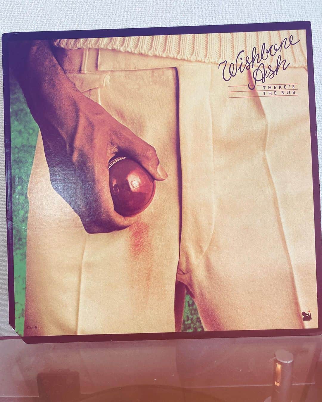 林幸治のインスタグラム：「Wishbone Ash – There's The Rub  #vinyl #vinylcollection #vinylcommunity #vinylcollector #vinylrecords #vinyljunkie  #wishboneash #1974#usoriginal #nowplaying」
