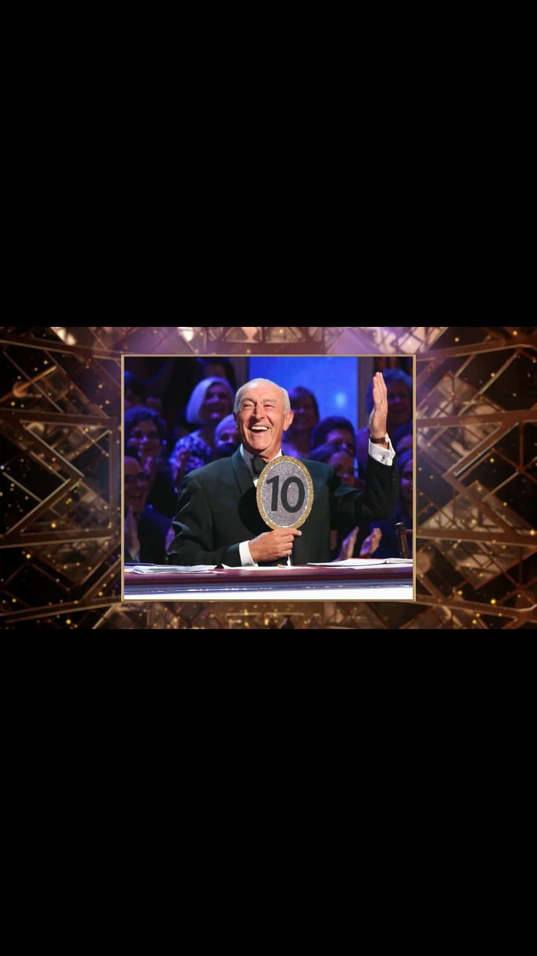 ジェナ・ジョンソンのインスタグラム：「Our love letter to Len Goodman 🎩   We have been in disbelief at the beautiful messages we’ve received on behalf of this dance. There are SO many people we want to thank from the bottom of our hearts for making this tribute come to life in the most heartbreakingly beautiful way.   To the show, and specifically @deena_katz and Conrad.. thank you for trusting us with this sacred piece. Forever honored to have been asked to create it.   A special and resounding thank you to @derekhough for bringing the creative to the show and picking this beautiful piece of music that was so thoughtfully perfect for this moment. We know how personal this tribute was to you.  To @mabardi @kaykalbfleisch @qqquinny thank you for making our dreams come true even more beautifully then we thought possible. The lighting, costumes, graphics.. everything was perfect.  To our incredible director @philheyes … you captured every second exquisitely!! We appreciate you and your hard work for making this come to life!!   To our assistants @itsbrittcherry and @landon.w.anderson thank you for your brilliance. You both are our family and we are so grateful we got to experience this moment together. You were our third and fourth pair of eyes and our confidants when we were in doubt.   To the DANCERS 🥹 We did it! We were a united front with the same purpose and intention… make our dear Len proud! Thank you for your insane talents and camaraderie during this process. What a beautiful moment we get to share forever.   @dancingwiththestars @derekhough @juleshough @markballas @karina_smirnoff @maksimc @edytasliwinska @tonydovolani @kymherjavec5678 @louisvanamstel @trebunskaya @theartemc @theemmaslater @glebsavchenkoofficial @petamurgatroyd @pashapashkov @daniellakaragach @sashafarber1 @koko_iwasaki @alanbersten @brittbenae @brandonarmstrong  @ryleearnold1」
