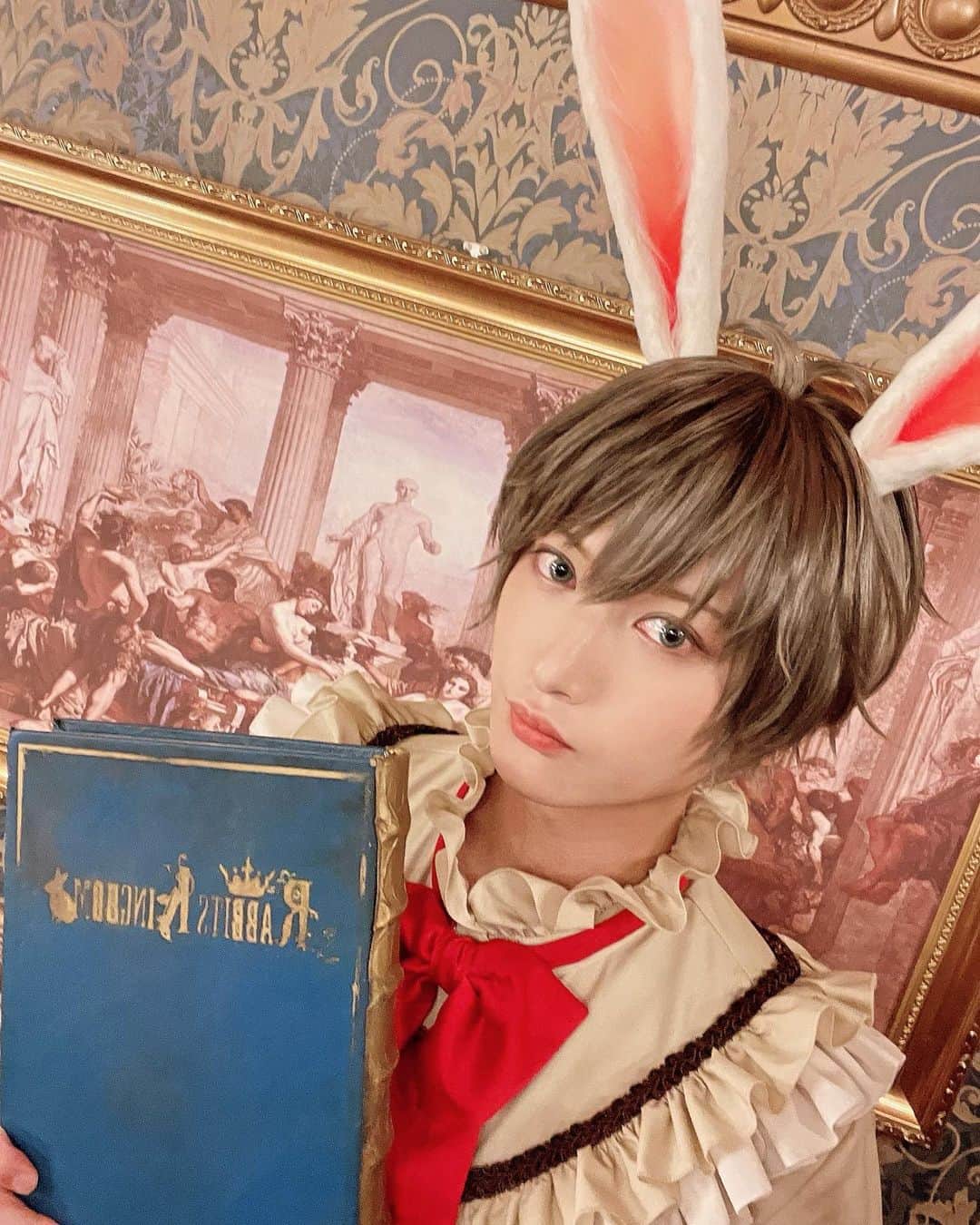 秋葉友佑のインスタグラム：「🐰👑✨」