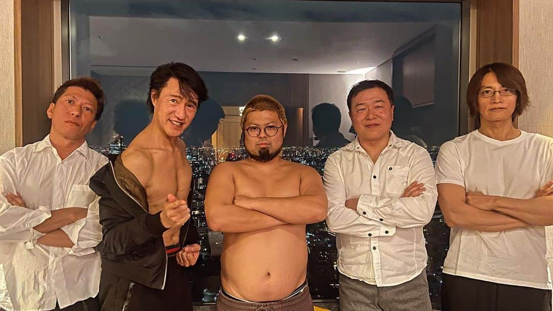 黒田悠斗のインスタグラム：「男優じゃない人、どーれだ？！」