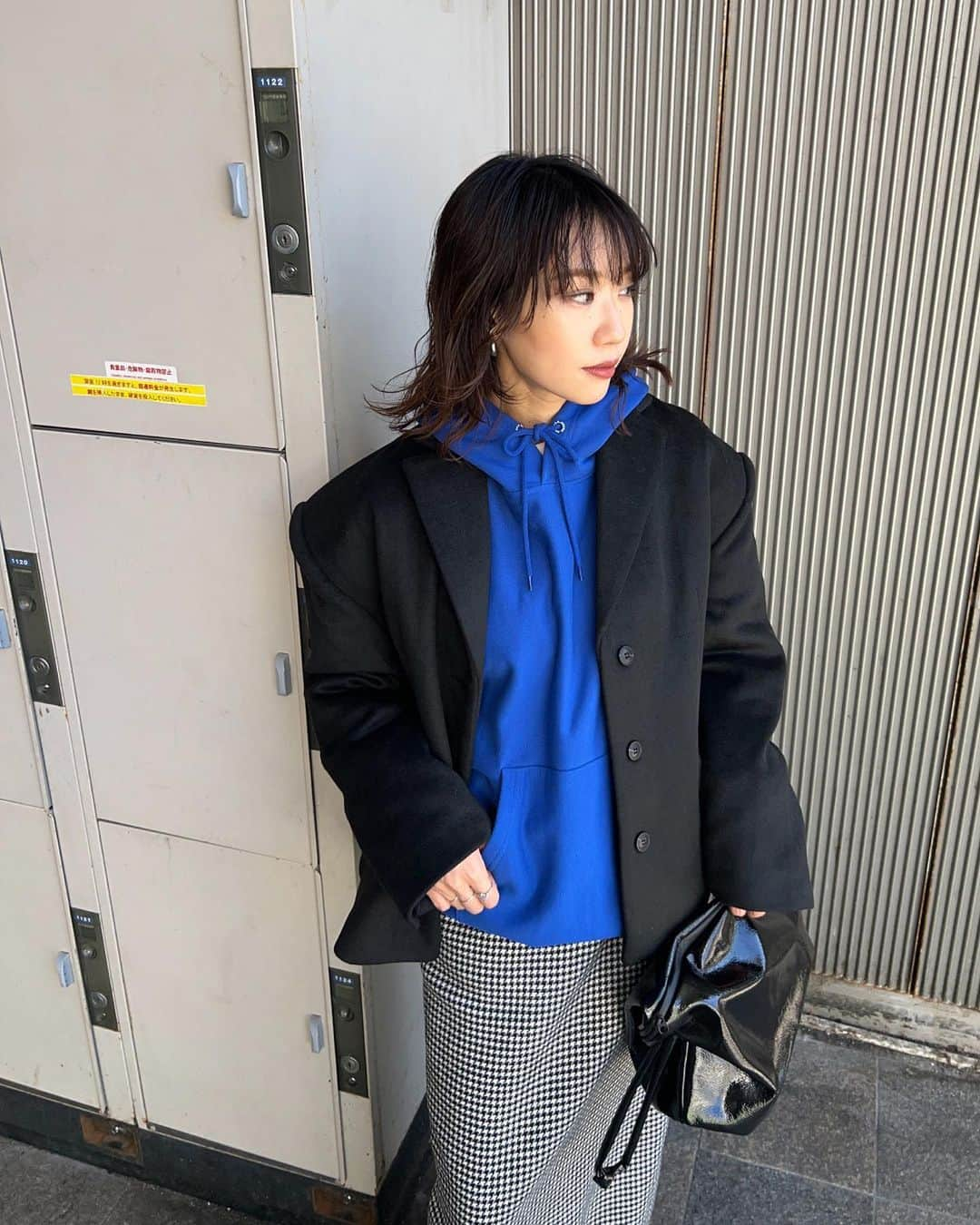 SHEL’TTERのインスタグラム：「ㅤㅤㅤㅤㅤㅤㅤㅤㅤㅤㅤㅤㅤ ▶︎YUKA from HAKATA HANKYU @yuka_urayama 【164㎝】 ━━━━━━━━━━━━━━━  ■M_ BOX SHOULDER JACKET (M_ ) ■SHARE HEAVY WEIGHT HOODIE (RODEO CROWNS) ■HOUNDTOOTH PENCIL SKIRT (MOUSSY) ■POUCH LACQUER (SHEL'TTER SELECT) ¥33,000(tax in)　【KASSL Editions】 ※WEB STOREでは11/3発売予定 ■ANCESTOR DAD SNEAKERS (SHEL'TTER SELECT) ¥20,900(tax in)  ※店舗により取り扱いアイテムや入荷状況が異なります。お近くのSHEL'TTER店舗までお問い合わせ下さいませ。  ━━━━━━━━━━━━━ #SHELTTER #TheSHELTTERTOKYO #SHOPSTAFF #SHELTTERSELECT #M_ #RODEOCROWNS」