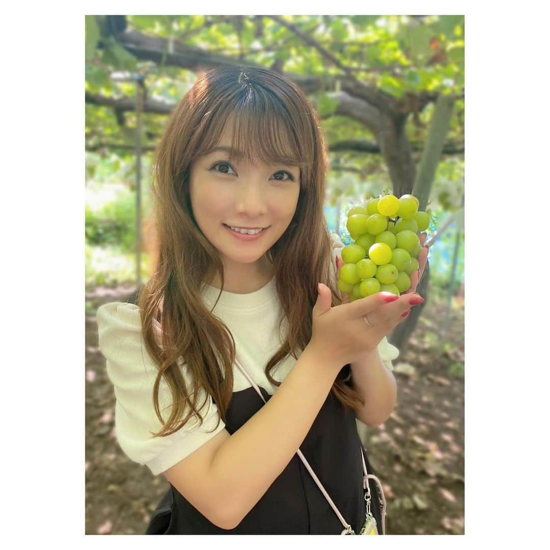 外岡えりかさんのインスタグラム写真 - (外岡えりかInstagram)「. #シャインマスカット狩り 幸せすぎました🥰  #シャインマスカット」10月26日 11時46分 - erica_tonooka