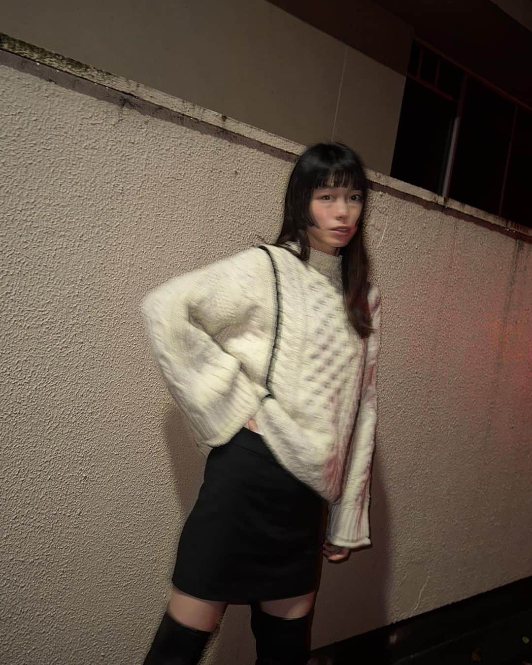 吉倉あおいさんのインスタグラム写真 - (吉倉あおいInstagram)「もうニットデビュー🧶  knit @el_jeanasis skirt @hm #PR#fashion#outfit#knit」10月26日 11時47分 - aoi_yoshikura