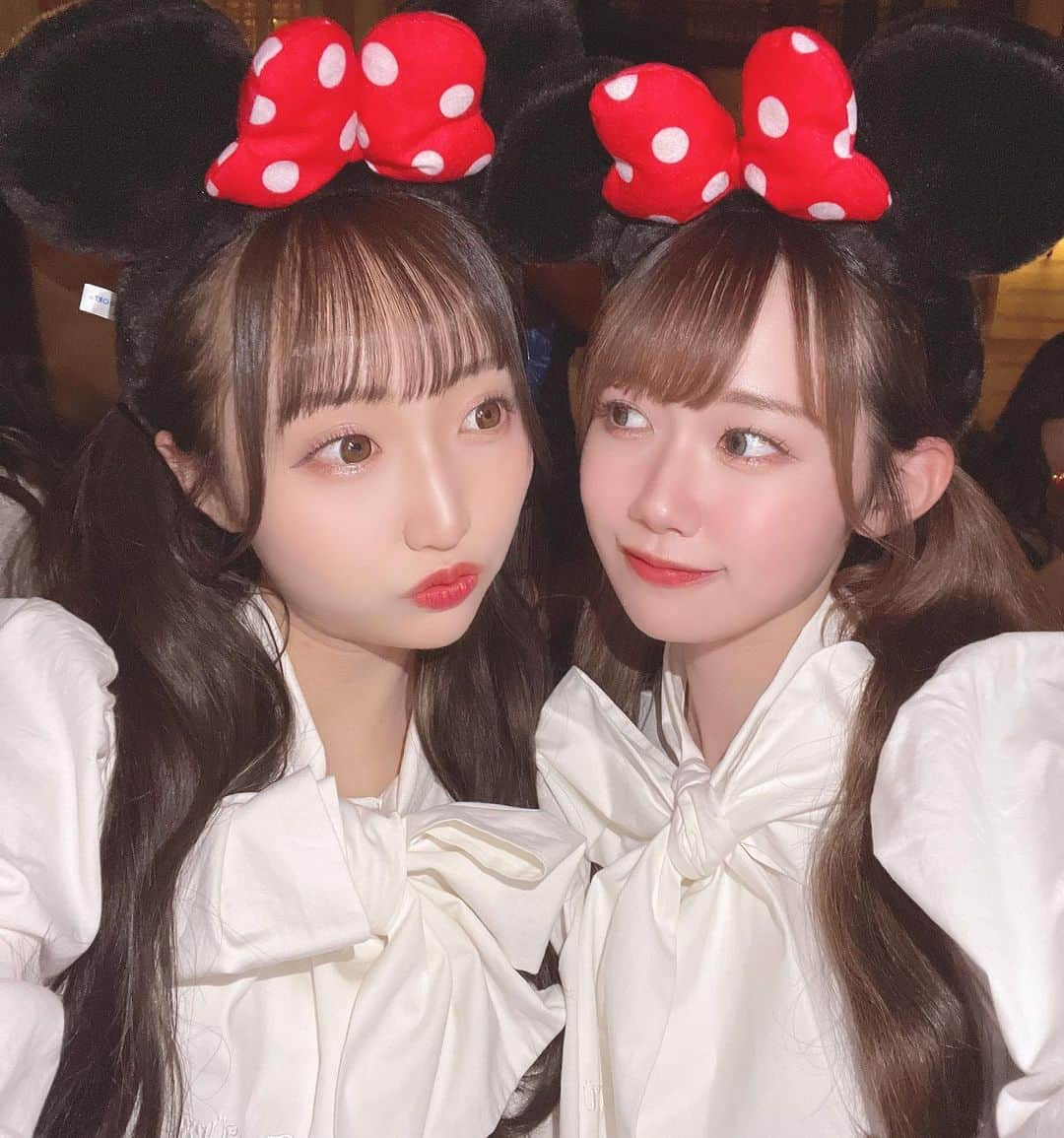 服部有菜さんのインスタグラム写真 - (服部有菜Instagram)「. まりちゃんと中学生ぶりのディズニーシー🏰🤍 沢山食べて待ち時間も笑ってお揃い着てまだまだ私たち若いなあと思いました() 意外と中学生の頃から何も変わってない気もする👶🏻笑 . . #ディズニー #ディズニーシー #disney #disneysea」10月26日 12時21分 - yuna__0330.48