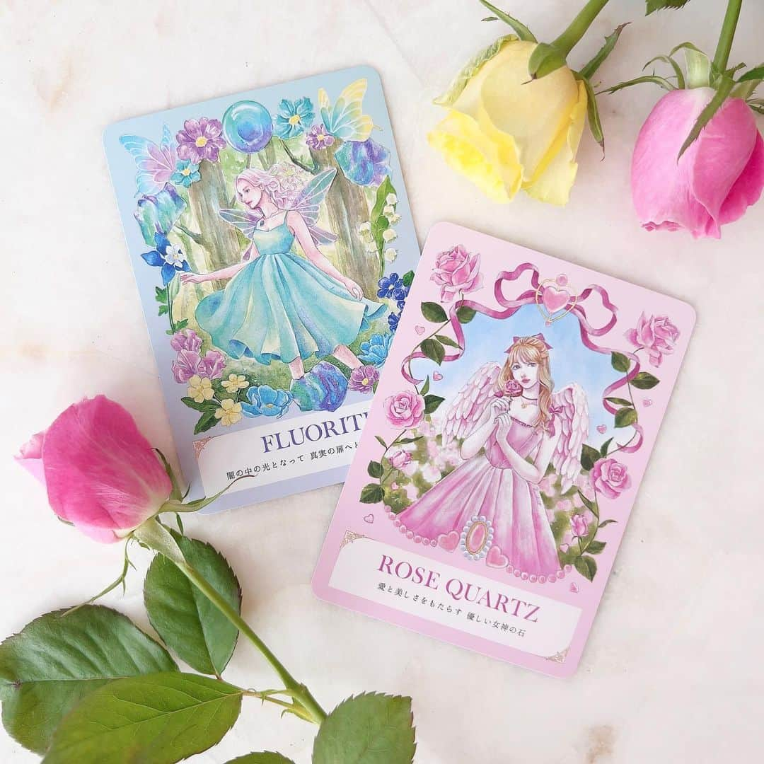 miminekoのインスタグラム：「「Angelic Crystal Oracle Cards」全国の書店でお取り扱い開始のお知らせです💎 ⁡ 私が手がけた天然石を擬人化したオラクルカード「Angelic Crystal Oracle Cards」が、全国の本屋さんで販売される事となりました🌹✨ ⁡ 紀伊國屋書店様 ジュンク堂書店様 有隣堂様 蔦屋書店様 丸善様 ヴィレッジヴァンガード様 東京旭屋書店様 ⁡ などなど…書ききれないのですが、全国の本屋さんにカードを置いて頂く事になりました。 本屋さんによって並び始めるのが月末あたりになるかもしれませんが、お近くの本屋さんを是非チェックしてみてくださいね。 ネット注文が苦手な方も、書店でご注文が可能ですよ♪ ⁡ YouTubeを始めた頃に「自分でもオラクルカードを作りたいです」と話していましたが、こうしてオリジナルのものを作れて全国の書店で販売される事になり、夢が叶って本当に嬉しいです😊 いつも応援して下さっている皆さんのおかげです。 本当にいつもありがとうございます❤️ ⁡ ⁡ ⁡ 💎パワーストーンオラクルカード 「Angelic Crystal Oracle Cards」 ANGELICAサイト、Amazon、全国の書店で好評発売中です🩵 ⁡ ⁡ ⁡ ⁡ #オラクル #タロット #oracle #tarot #カードリーディング #占い #パワーストーン」