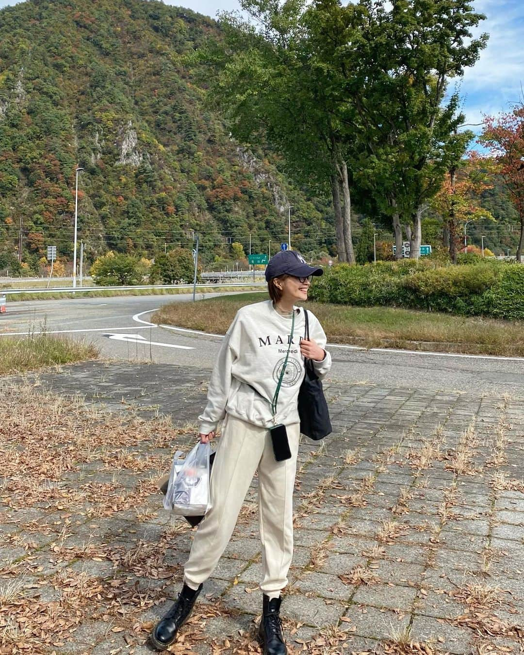 藤野結衣さんのインスタグラム写真 - (藤野結衣Instagram)「食欲の秋🍙🍶🍕🦀🍁⛰  #秋 #autumn #新潟グルメ #新潟 #秋コーデ」10月26日 12時39分 - yui_fujino