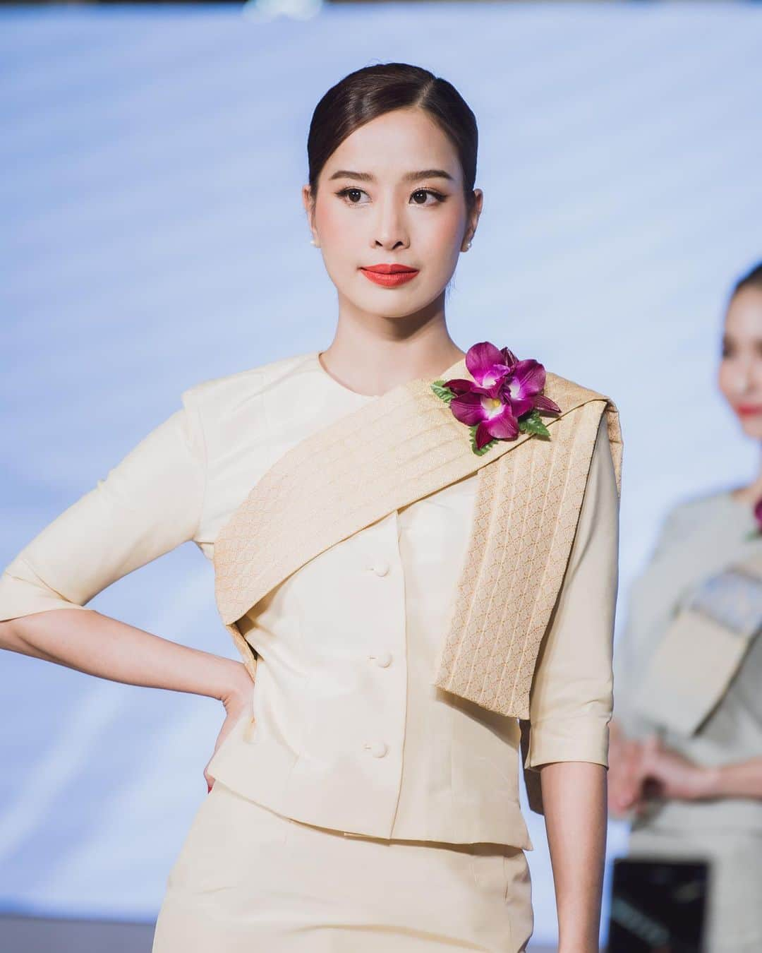 タイ航空さんのインスタグラム写真 - (タイ航空Instagram)「🌟 Introducing THAI's sustainable chic! 🌿✨ Our new Thai Ruean Ton uniform, woven with recycled materials and Thai silk, embodies grace and eco-conscious style. Get ready to see our flight attendants soar in this stunning attire from 1st January 2024! ✈️   #THAIAirways #thairueanton #sustainableelegance #uniform #cabincrew #thaicabincrew #sustainable #thai」10月26日 12時46分 - thaiairways