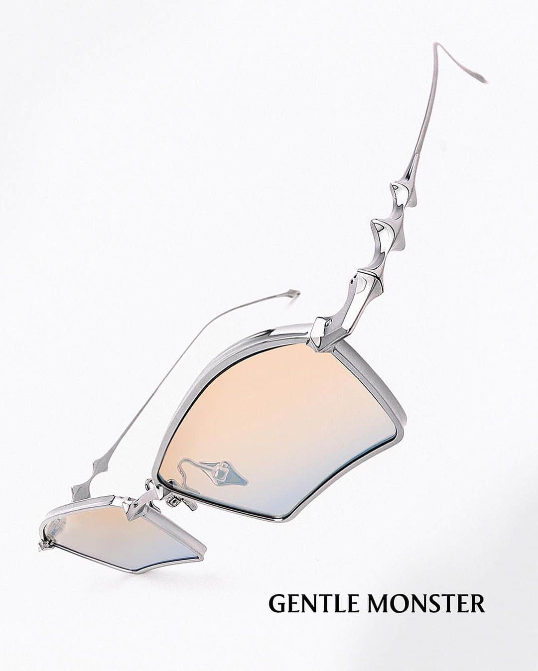 GENTLE MONSTERさんのインスタグラム写真 - (GENTLE MONSTERInstagram)「2024 OPTICAL COLLECTION presents a new direction for optical frames accentuating the audacious and refined metal elements with a variety of tinted lenses.  Launching on November 2  2024 옵티컬 컬렉션은 정교하고 과감한 메탈 심볼 디테일이 돋보이는 템플과 다채로운 컬러의 틴트 렌즈가 어우러져 옵티컬 아이웨어의 새로운 방향성을 제안합니다.  11월 2일 발매  Photography @narangchoi   #GentleMonster #GentleHighSchool #GentleMonsterOptical」10月26日 12時56分 - gentlemonster