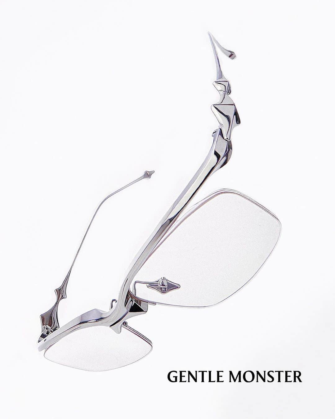 GENTLE MONSTERさんのインスタグラム写真 - (GENTLE MONSTERInstagram)「2024 OPTICAL COLLECTION presents a new direction for optical frames accentuating the audacious and refined metal elements with a variety of tinted lenses.  Launching on November 2  2024 옵티컬 컬렉션은 정교하고 과감한 메탈 심볼 디테일이 돋보이는 템플과 다채로운 컬러의 틴트 렌즈가 어우러져 옵티컬 아이웨어의 새로운 방향성을 제안합니다.  11월 2일 발매  Photography @narangchoi   #GentleMonster #GentleHighSchool #GentleMonsterOptical」10月26日 12時56分 - gentlemonster