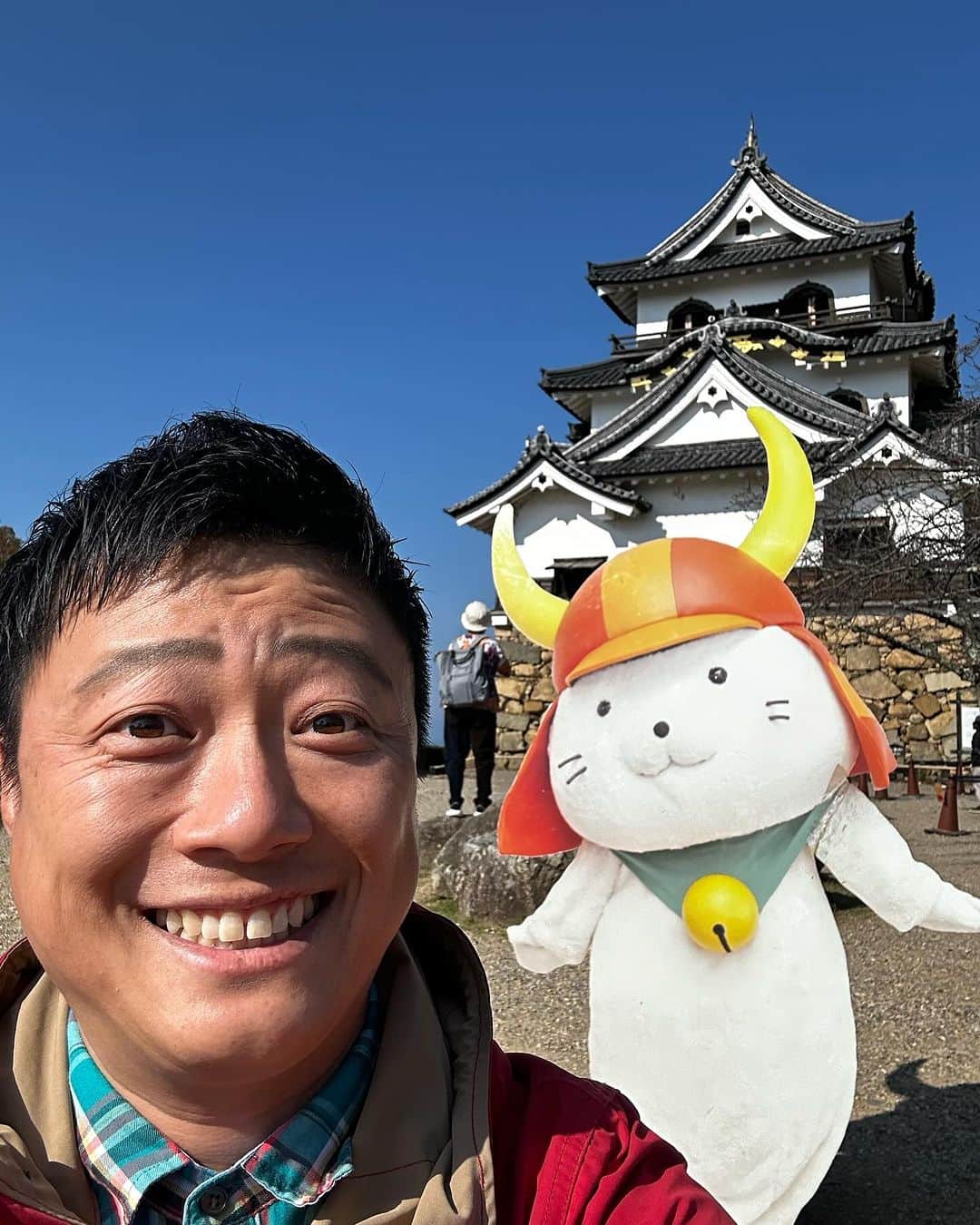 やのぱん（矢野ひろし）さんのインスタグラム写真 - (やのぱん（矢野ひろし）Instagram)「滋賀県　彦根市に来てます♪  ひこにゃんのいる、彦根城は、 世界遺産登録を目指しているんですって！  天気、、、良すぎ！ １２月放送のロケですけど。。。」10月26日 12時58分 - yanopan1103