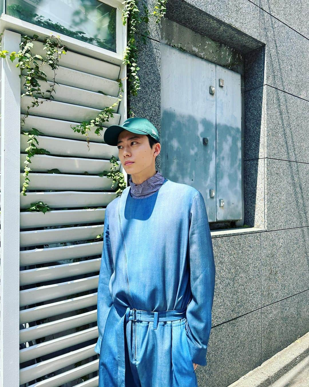 井上祐貴さんのインスタグラム写真 - (井上祐貴Instagram)「・ The NEW ERA® BOOK / Fall & Winter 2023 本日発売です  Styling : Takashi Tokunaga Hair & Make : Shutaro (Vitamins)」10月26日 13時05分 - inoue_yuki_