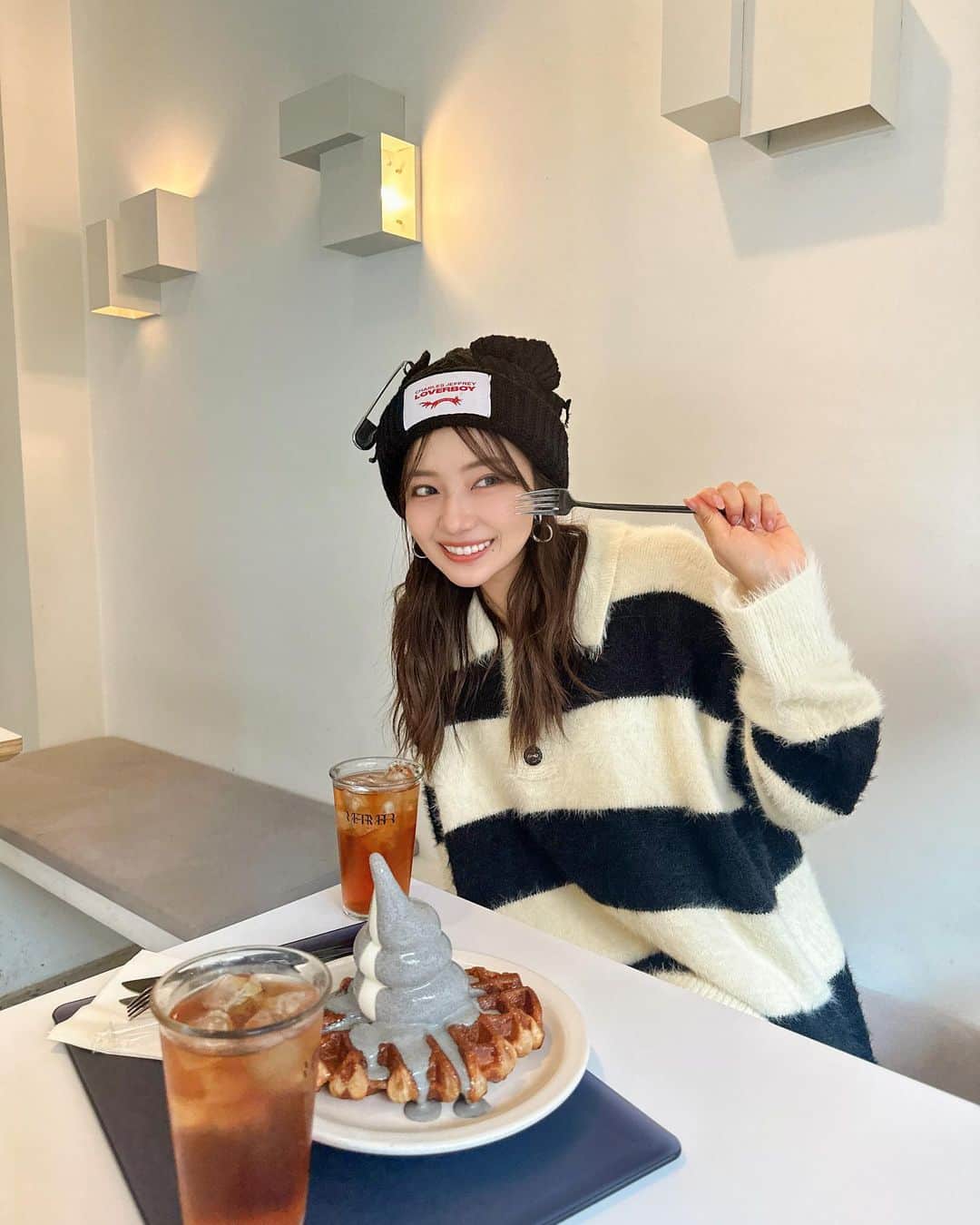 村瀬紗英さんのインスタグラム写真 - (村瀬紗英Instagram)「#dailylook  結局、お気に入りのここに来てしまった😽🍦💭🩵 今日はショッピングたくさんするぞー！🛍️  #聖水 #🇰🇷 #성수동카페 #🧇」10月26日 13時12分 - saepiiii.m