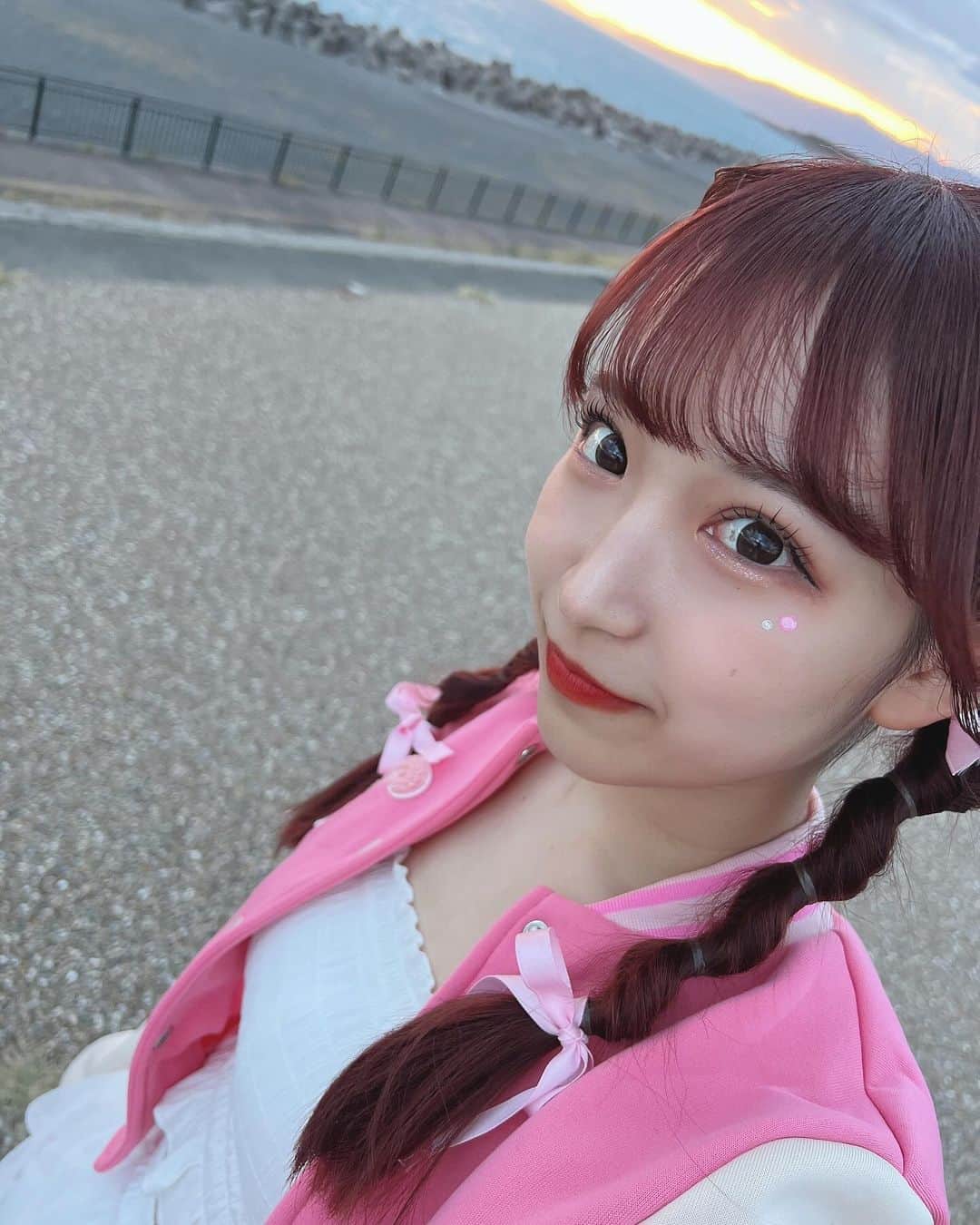 ゆわさんのインスタグラム写真 - (ゆわInstagram)「.  おめめにキラキラつけた」10月26日 13時28分 - yuwa_rosario