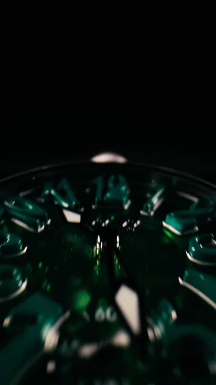 GaGa MILANO 公式 アカウントのインスタグラム：「GaGa MILANO 新作コレクション【マヌアーレ44MM】  クールなデザインで、ステンレスで統一された仕上がりが美しいコレクションです。  直営店舗、またはプロフィールTOPの公式オンラインストアにてお取り扱いございます。 ぜひこの機会にご覧ください。  ◆Official Online Store◆ www.gagamilano.net  Omotnsando(Tokyo)表参道店 TEL:03-6447-2974  Shinsaibashi(Osaka)心斎橋店 TEL:06-6226-8895  #GaGaMILANO  #ガガミラノ」
