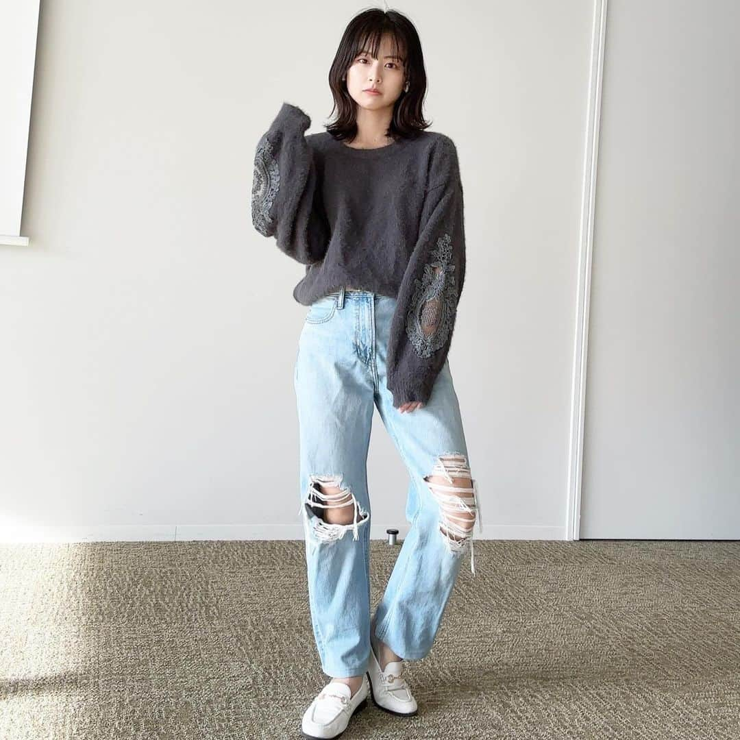 酒井蘭さんのインスタグラム写真 - (酒井蘭Instagram)「#オフィスカジュアル tops @cawaii_official_  denim @hm  shoes @gu_for_all_  ----------------- 袖可愛いニット可愛い1枚で着れるこの季節可愛い。？🎃？」10月26日 17時00分 - ransakai0313