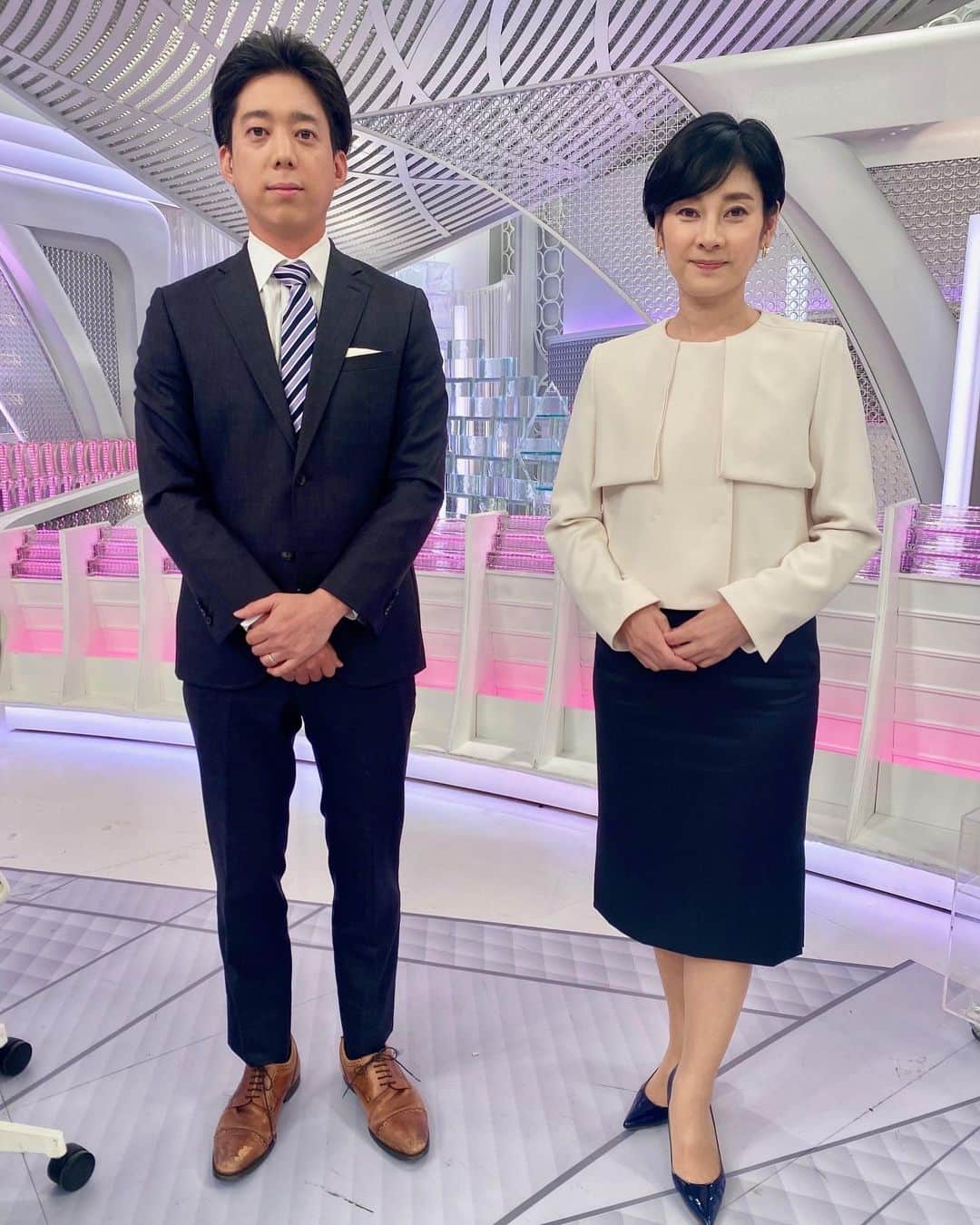 のインスタグラム：「きょうは広い範囲で秋晴れとなり、過ごしやすい陽気です。  空気が乾燥しているので、加湿器やこまめな水分補給で乾燥対策をしましょう！  島田アナ JK&SK：#akikoogawa @akikoogawa_collection ピアス：#アビステ @abiste_official  #島田彩夏 #立本信吾 #安宅晃樹 #竹内友佳 #アナウンサー #フジテレビ #ライブニュースデイズ #livenewsdays #ファッション #コーディネート」