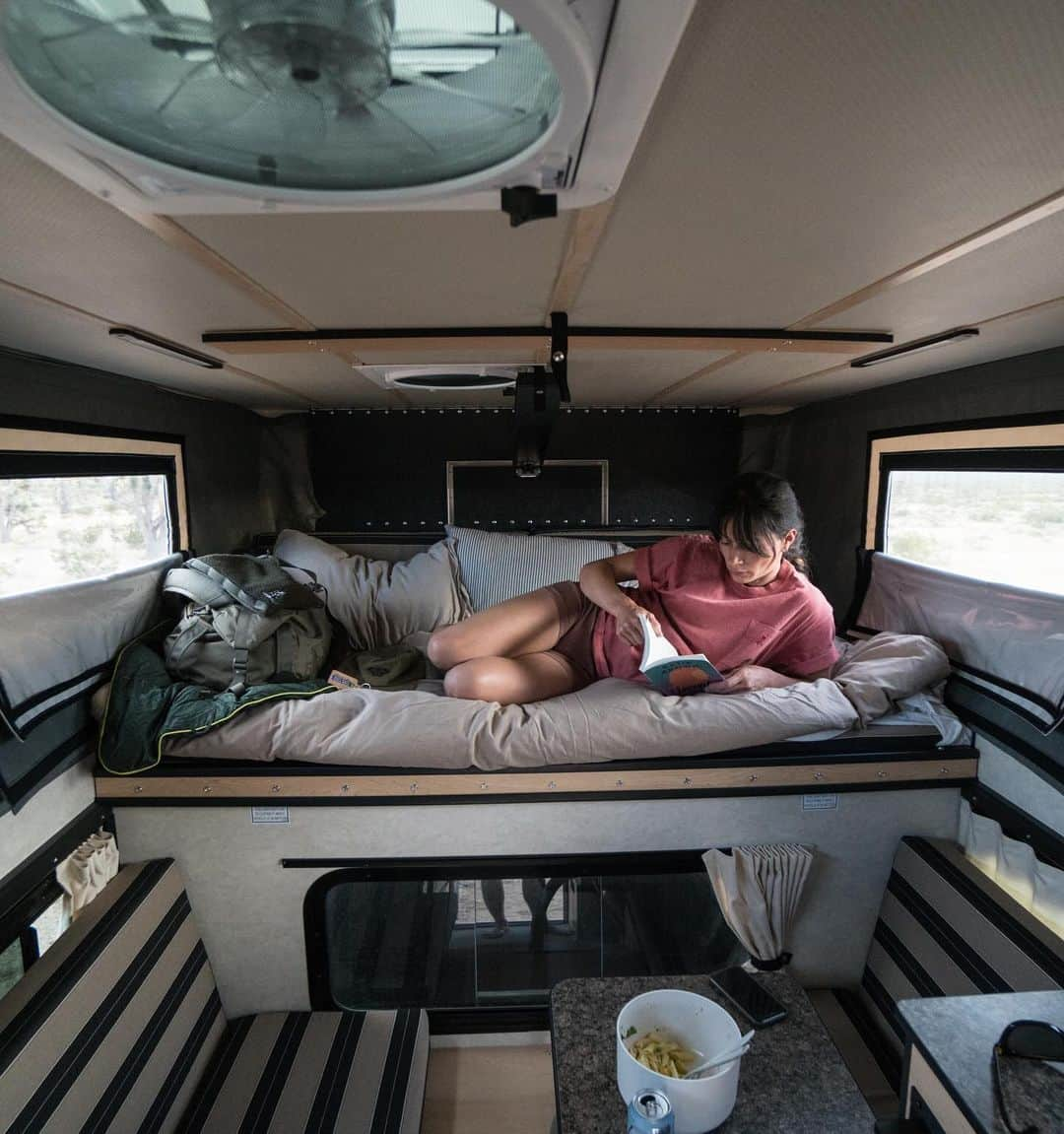 ジョー・キンダーさんのインスタグラム写真 - (ジョー・キンダーInstagram)「The season of family trips has begun. Our living space has proven to be comfy, cozy and utterly mobile.  🤎🧡💛🩶🖤 @fourwheelcampers #FWC #fourwheelcampers」10月26日 14時10分 - joekinder