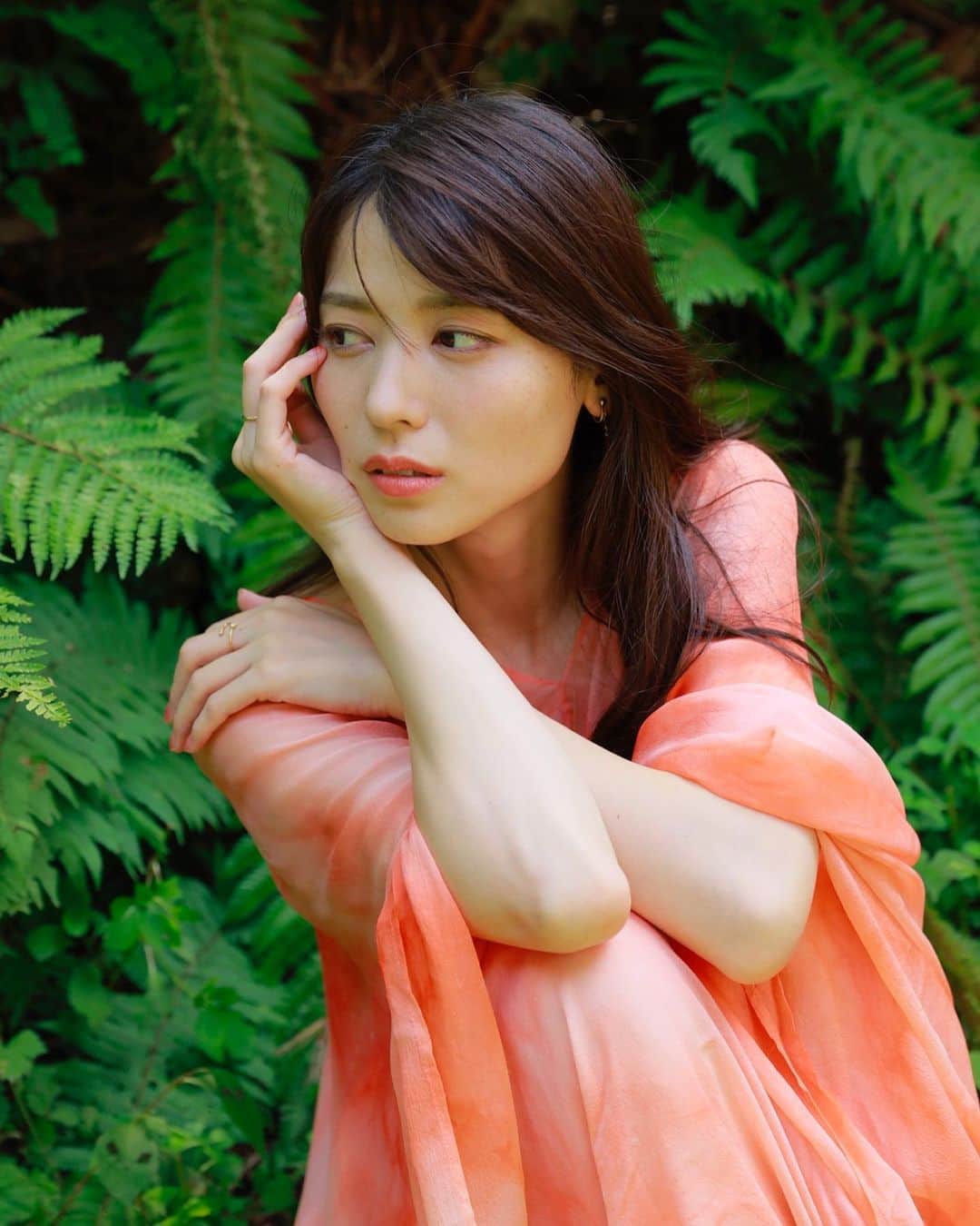 矢島舞美さんのインスタグラム写真 - (矢島舞美Instagram)「. 2024矢島舞美カレンダーの宛名・サイン入れをしてきたよー🗓️✏️ 『この方の名前なんて読むんだろー？』とか『この方、芸名みたい‼︎』とか『きっと夏生まれなのかなー？』とか考えながら、カキカキしていたよ☺️♡ . ご両親にどんな意味を込めてつけてもらった名前なのかな〜？♡☺️と考えながら書いてたらとても温かい気持ちになりました♡ 毎年思うけど、カレンダーのお仕事が入ってくると、もう今年も終わりに向かってるんだなぁー😱とビックリする‼️ . 残り2ヶ月ちょっとの2023年も全力で楽しみましょう✊☺️ . 11/11のカレンダーイベントで皆さんに会えるの楽しみにしています✨😊 . . #矢島舞美#矢島舞美カレンダー2024」10月26日 14時16分 - maimiyajima_official_uf