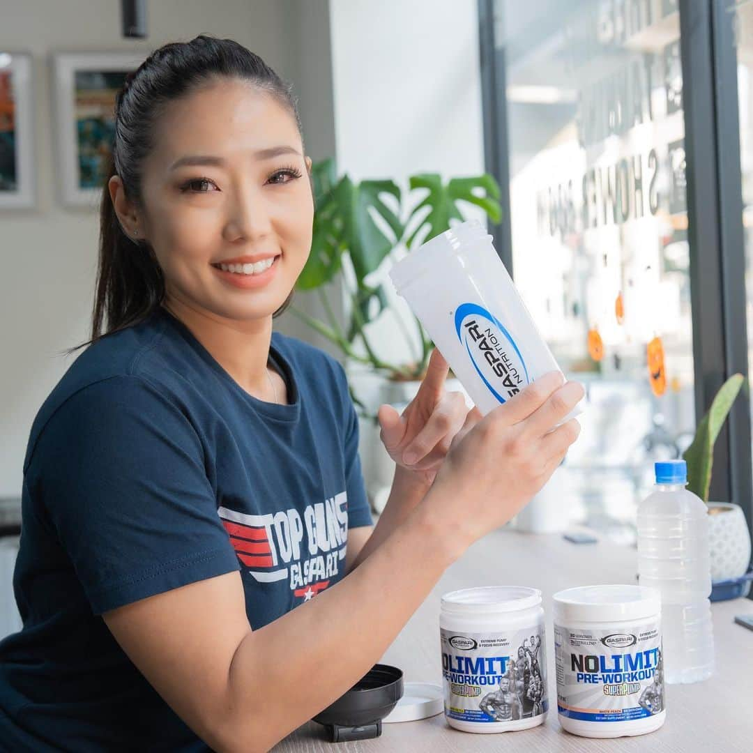 YumeFitのインスタグラム：「. . @gaspari から新発売された NEW PRE-WORKOUT😌  先日発売されてからはトレーニング前に 飲むサプリの定番になりました✨  とにかくPRE-WORKOUTの中で 味が1番美味しいからお勧めです😋 トレーニング中のパンプも最高です!!  @suplinx からご購入できます。 10%クーポンコード→ YUME777  #gaspari #suplinx」