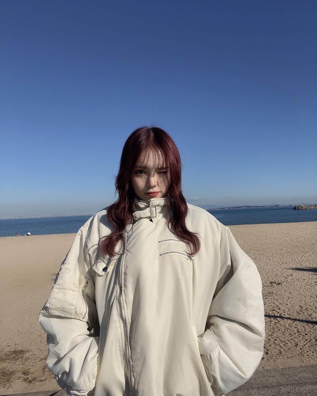 カヌのインスタグラム：「今年のアウター1着目は大好きな @jouetie_official さんのやつ😎この日めっちゃ寒かったんだけどこれ本当にあったかくて最高だった... #相変わらず太陽の下では目が開かない人間 . . . . #jouetie #jouetie_ootd #pr #ootd #fashion #coordinate #outer #冬コーデ #アウター」