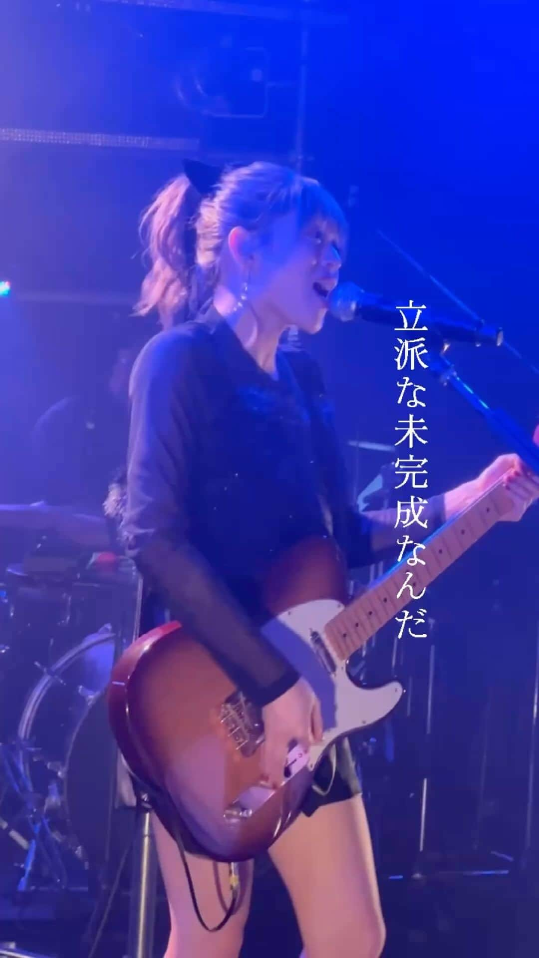 若井友希のインスタグラム：「今週末10/28(土) #友希SSツアー 東京ラスト！！ 歌って踊ってギター弾いてピアノ弾いてみんなでジャンプして楽しいですよ！！！ ⁡ チケット残りわずか！！ ストーリーかハイライトからURLに飛べるよっ お待ちしてます！！！！ ⁡ ⁡ ■友希 LIVE TOUR 2023 ''Sweet&Spicy'' ⁡ [東京] 2023年10月28日(土) 開場15:00/開演15:30 開場18:30/開演19:00 会場:神田スクエアホール ⁡ #Hellomydream #ライブツアー #ライブ映像 #ギター #ギター弾き語り」