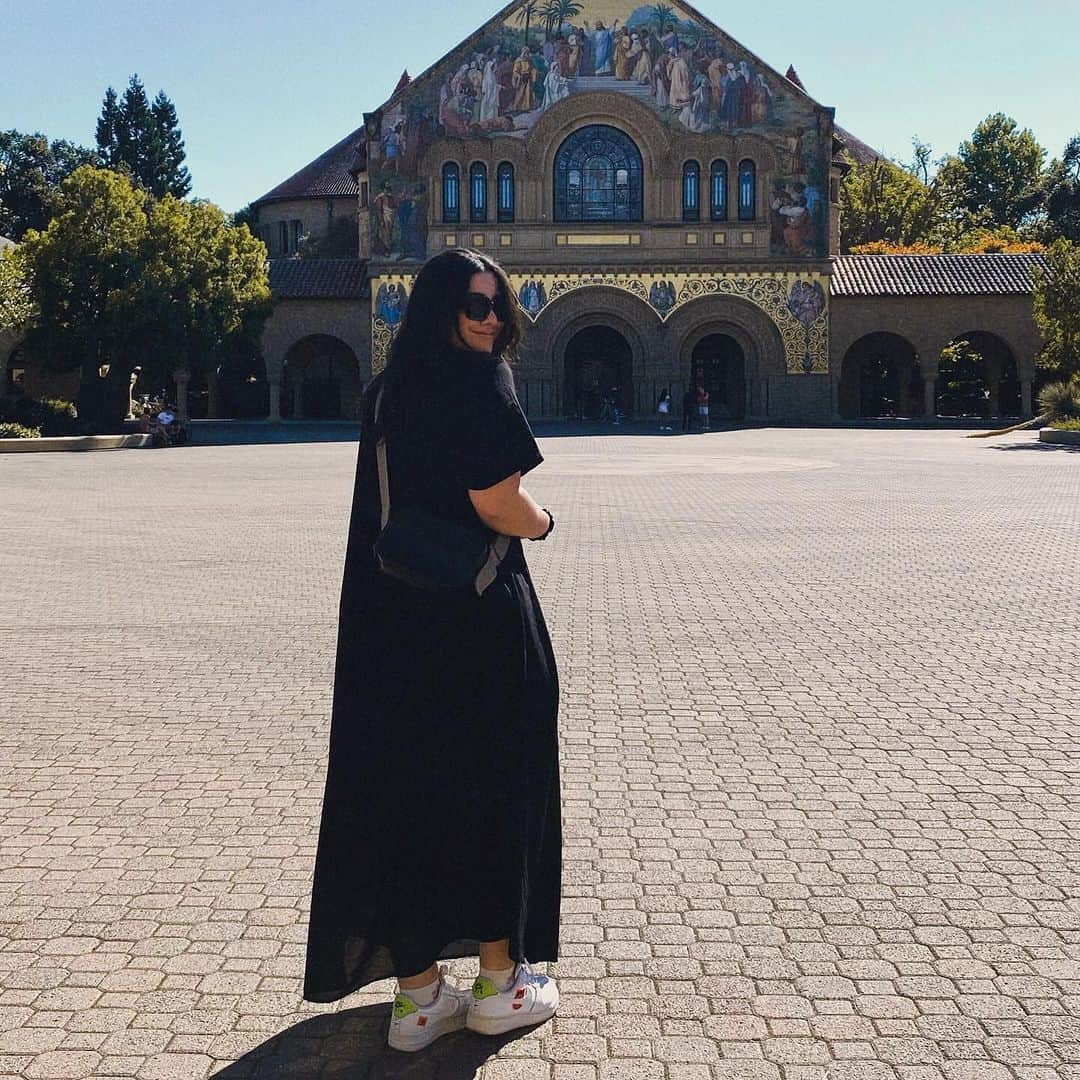 ローレン・ヤングのインスタグラム：「That one random hot day in San Francisco 🌻」