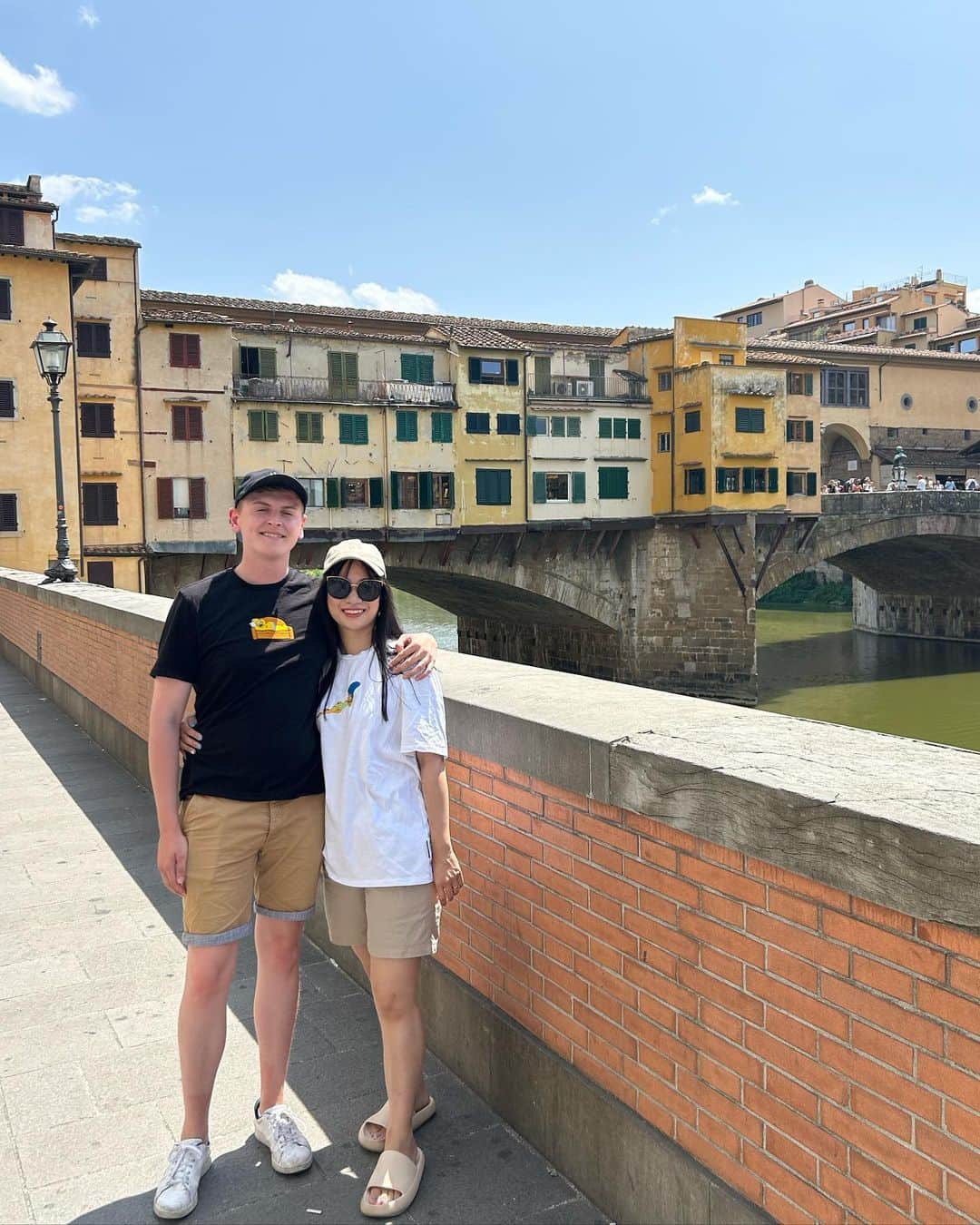 りせさんのインスタグラム写真 - (りせInstagram)「ピサの斜塔🇮🇹 📍フィレンツェ  トリック写真撮るの、意外と難しくて 猛暑の中2時間くらい頑張ったよ😂😂  ピザの斜塔傾いてて登るの大変だったな〜  フィレンツェは トリュフとかステーキとか ポルチーニ茸とか とにかく料理が美味しすぎた🥺  街並みも綺麗で 治安も比較的よくて イタリアに行くなら おすすめの場所！」10月26日 14時34分 - 1209rise