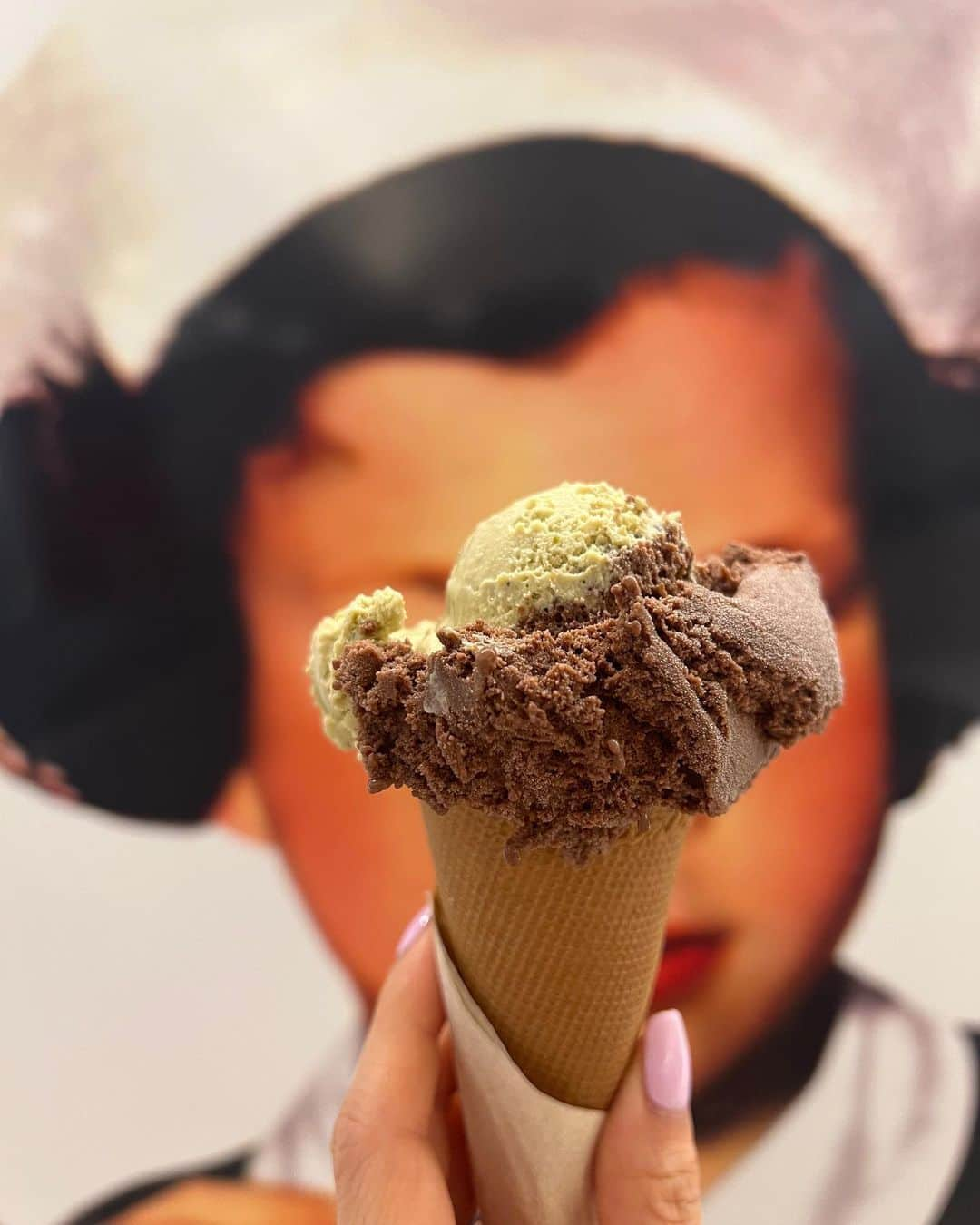 アイリーン（ペ・ジュヒョン）さんのインスタグラム写真 - (アイリーン（ペ・ジュヒョン）Instagram)「💛🍦🤎」10月26日 14時47分 - renebaebae