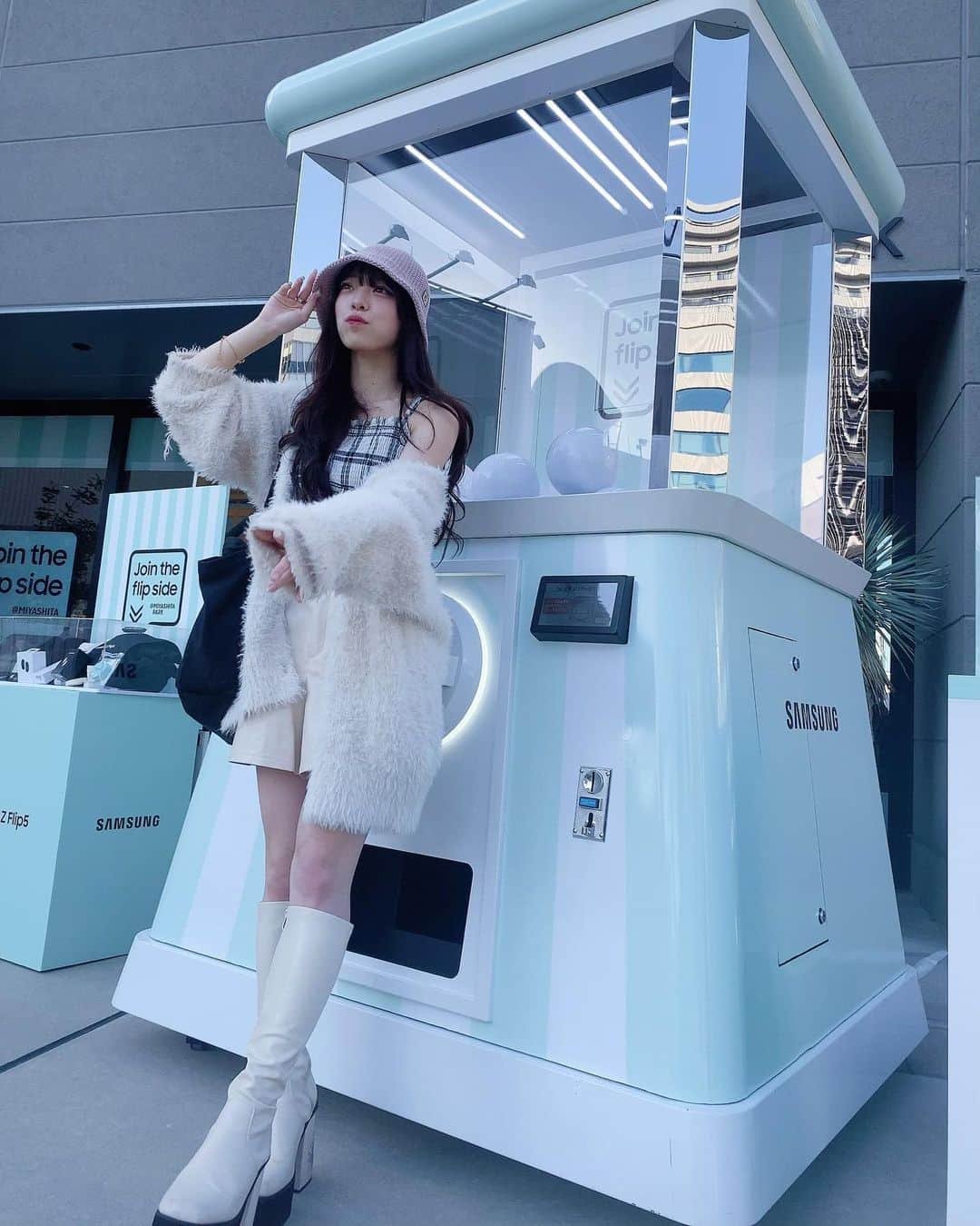 KissBeeさんのインスタグラム写真 - (KissBeeInstagram)「GALAXYさんの展示会に行ってきたよ♡  渋谷のMIYASHITA PARK内に色々設置されてて凄かった…！ミントカラーで溢れてた…！  今時は二つ折りスマホなのね感動しちゃう🥺  10/26〜10/29までなので皆行ってみてねー♡  #Samsung #GalaxyZFlip5 #JoinTheFlipSide #JoinTheFlipSideMIYASHITAPARK #pr #PR」10月26日 15時25分 - rena_happy_4